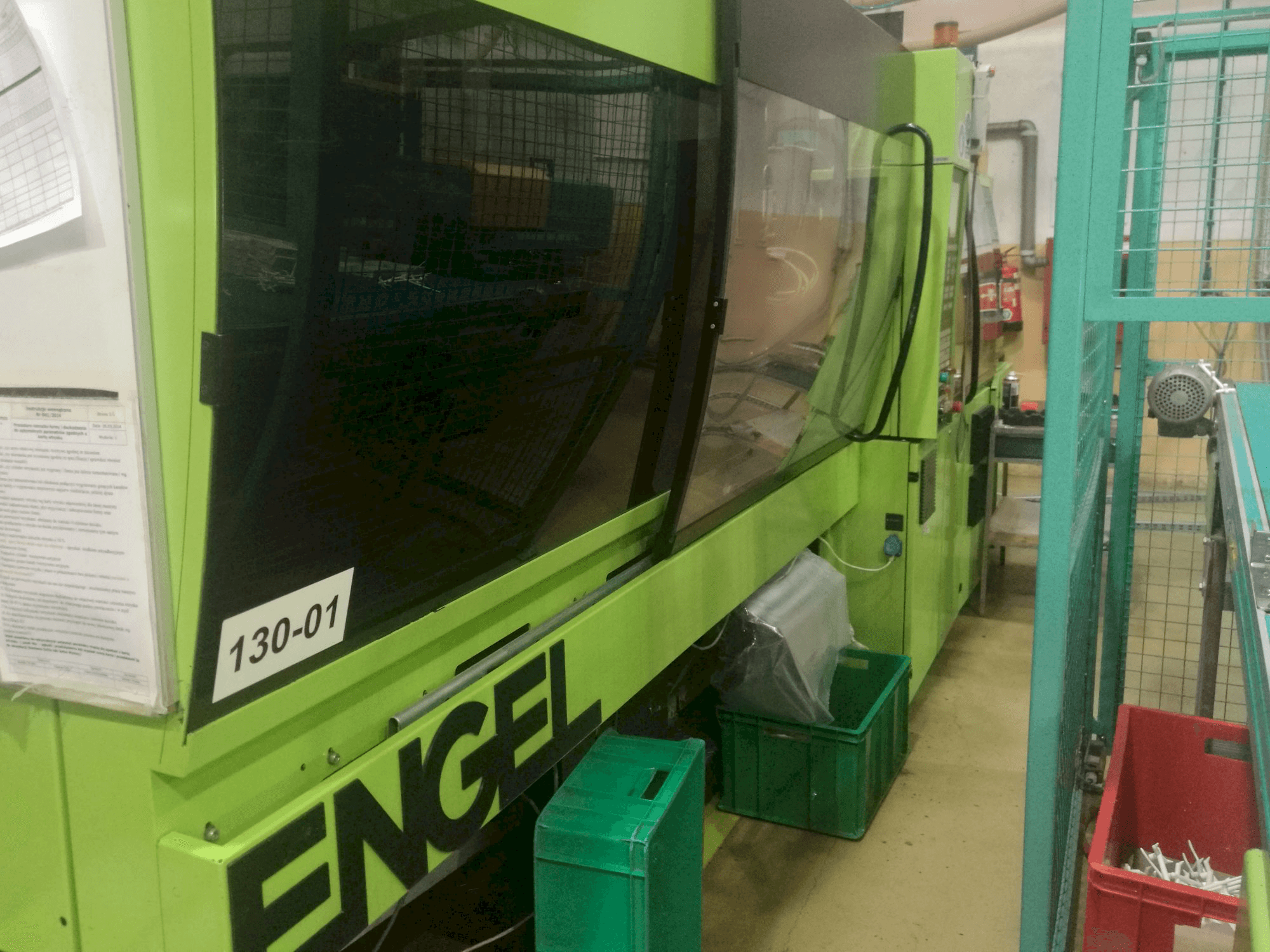 Links zicht van ENGEL VICTORY 650/130 Tech machine