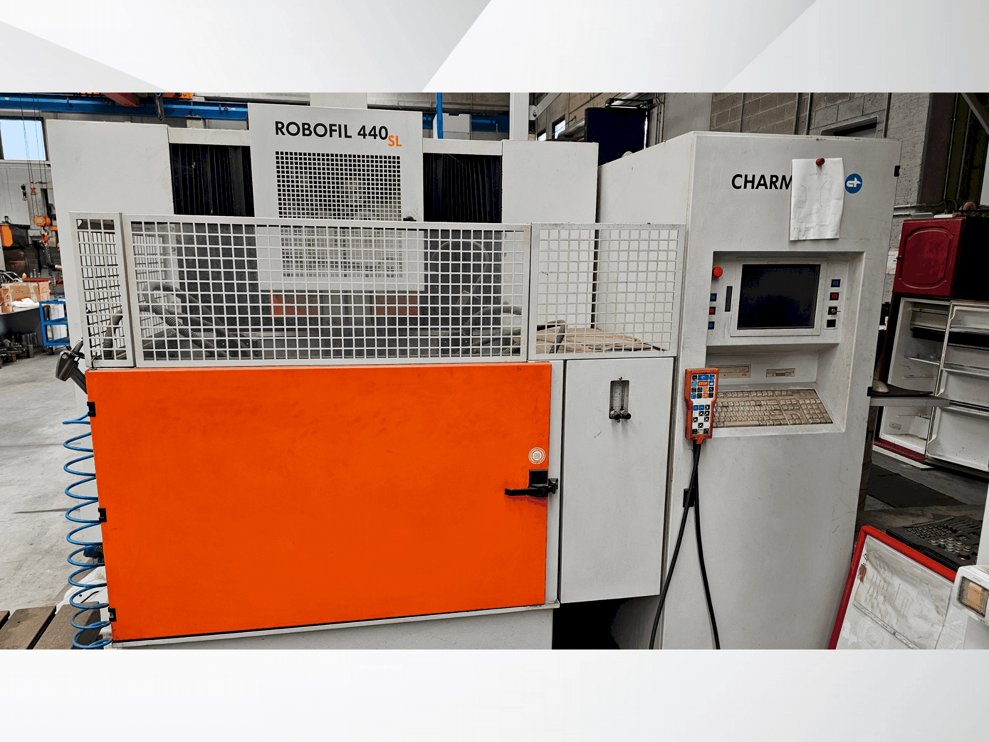 Vooraanzicht van CHARMILLES Robofil 440SL machine