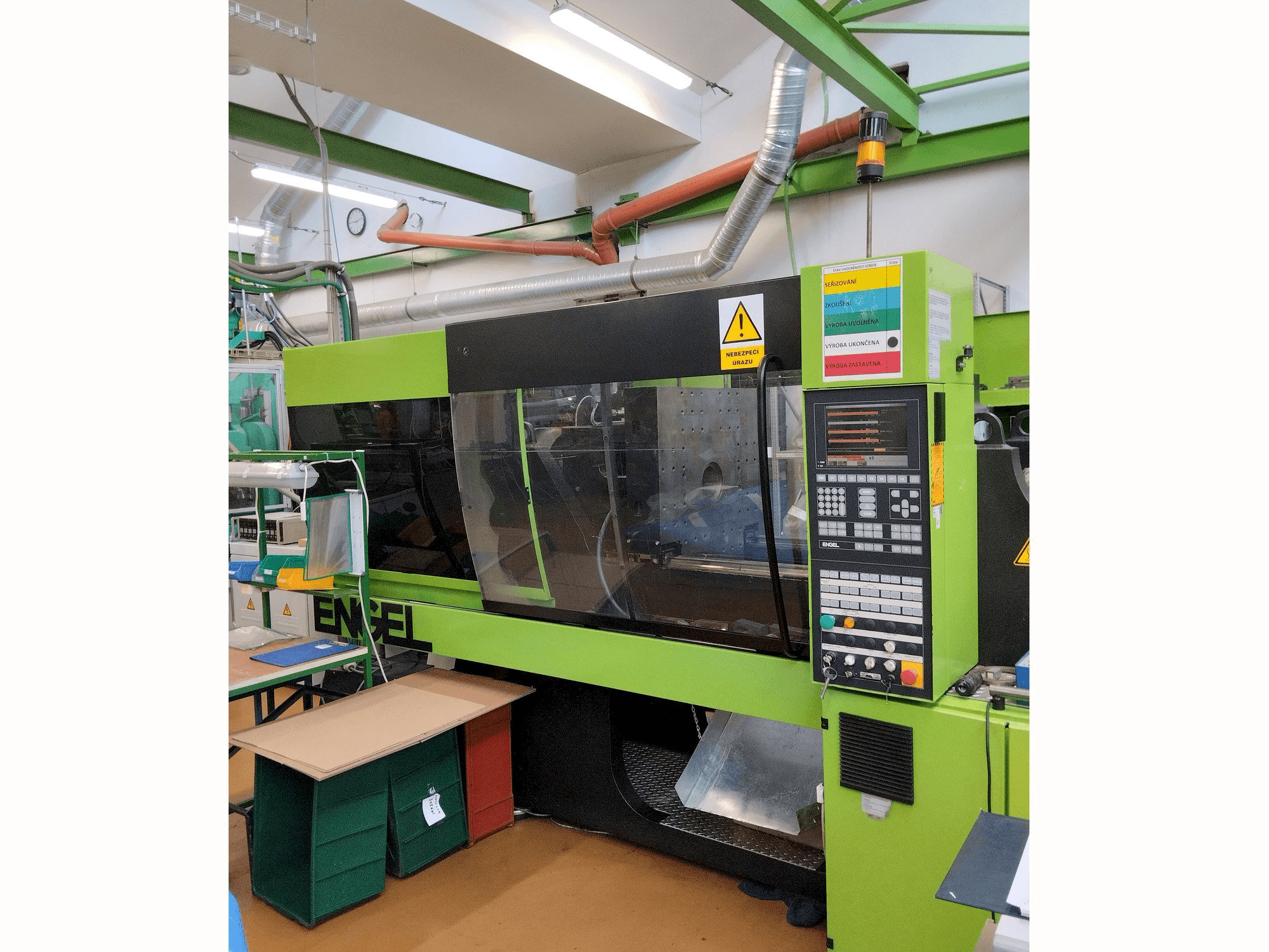 Vooraanzicht van Engel Victory 750/150 Tech machine