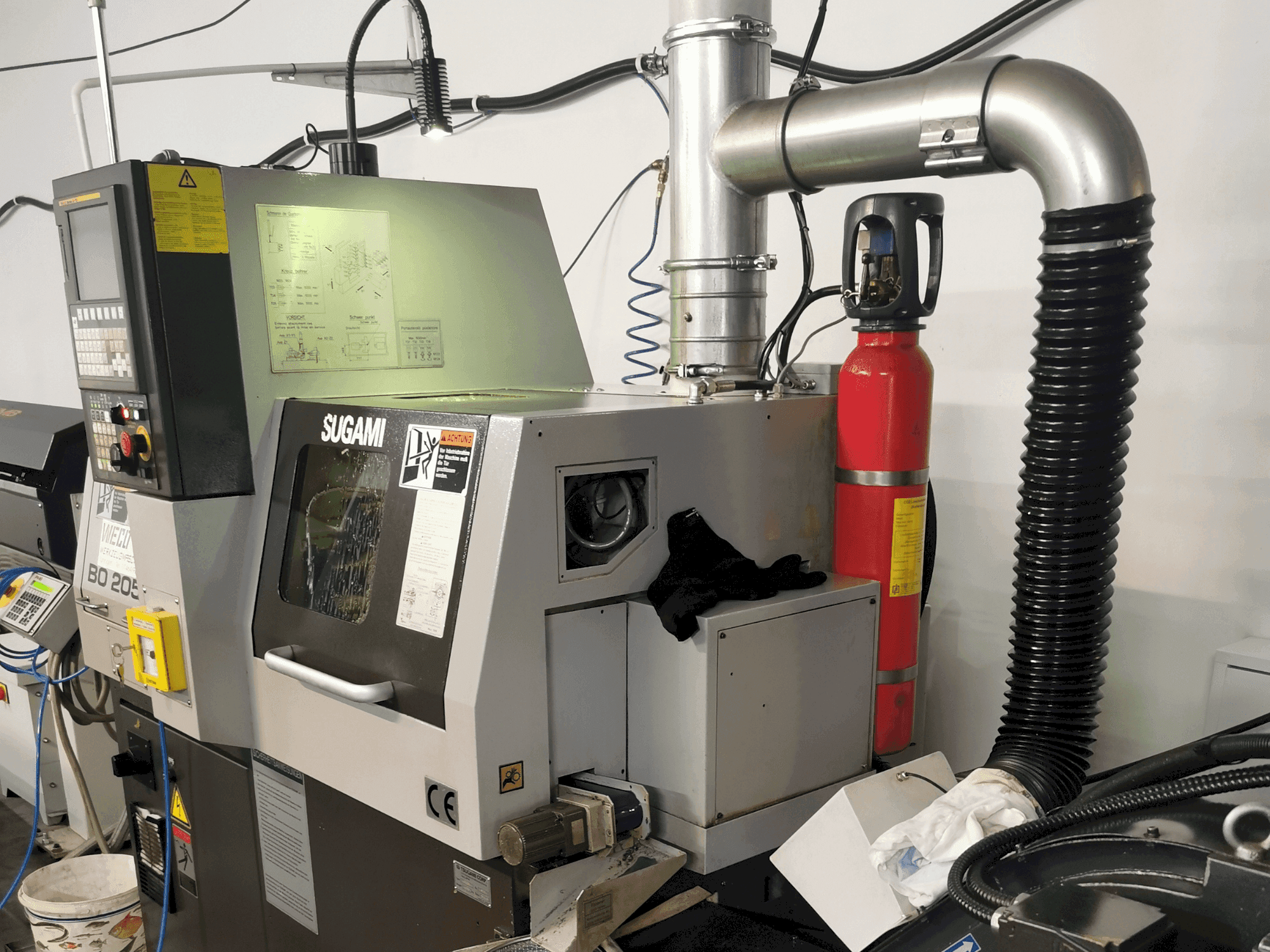 Vooraanzicht van TSUGAMI BO205E machine