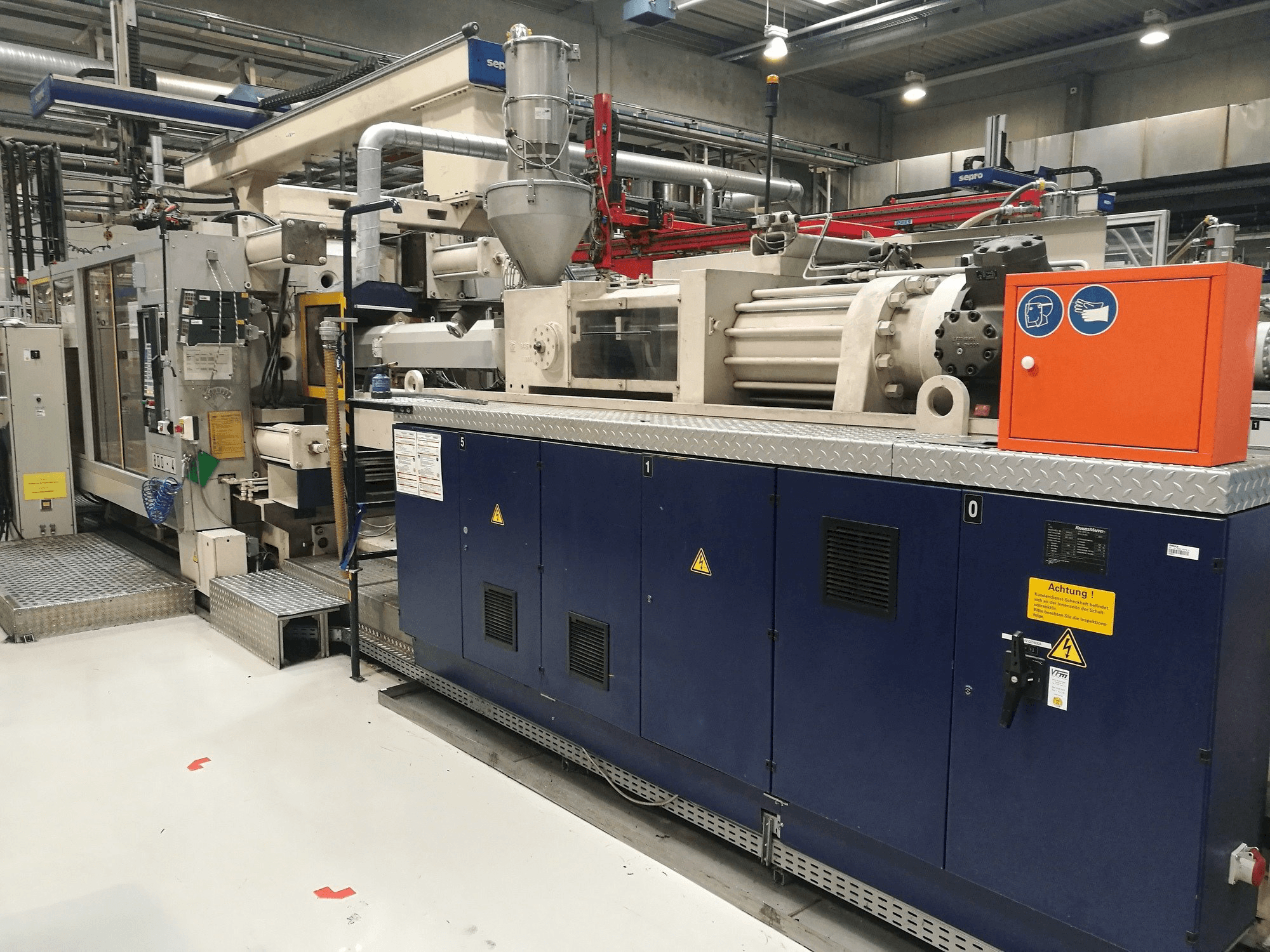 Vooraanzicht van Krauss Maffei 800-5000 MC machine