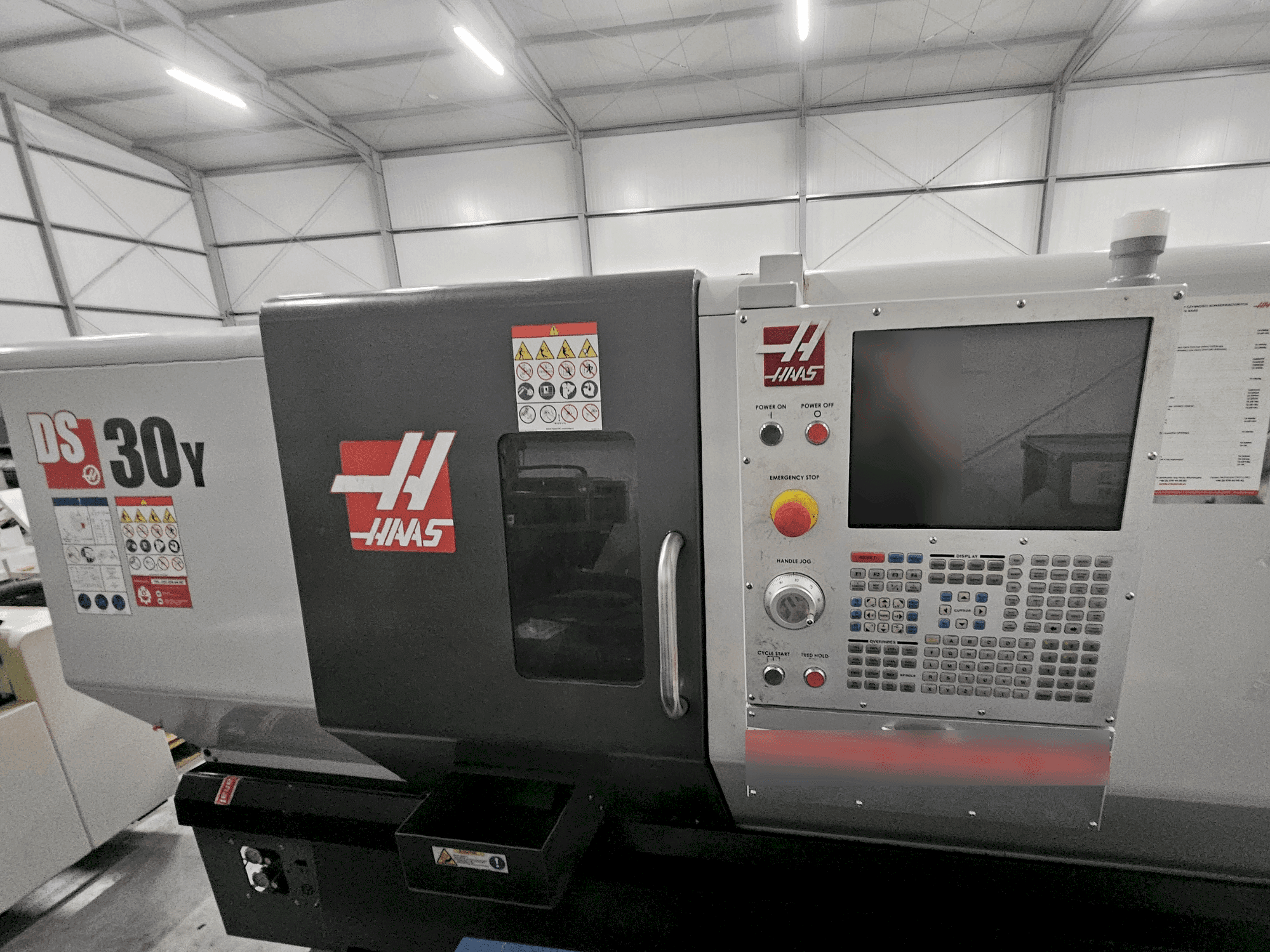 Vooraanzicht van HAAS DS-30Y machine