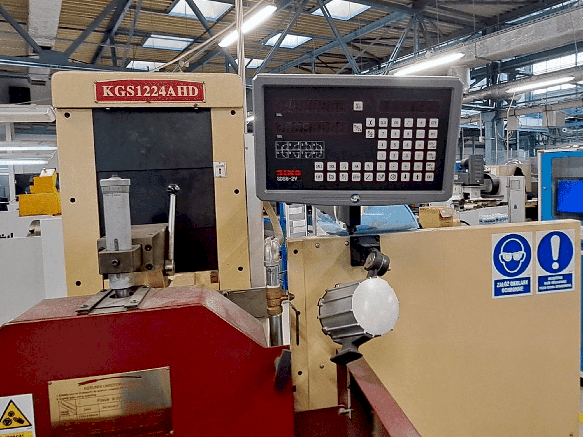 Vooraanzicht van Kent KGS 1224 AHD machine
