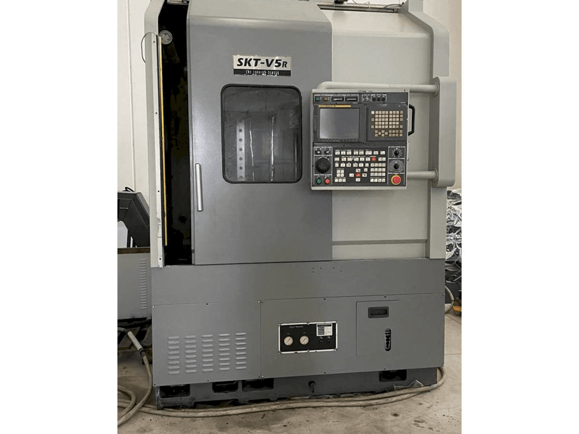 Vooraanzicht van Hyundai Hyundai SKT V5R machine