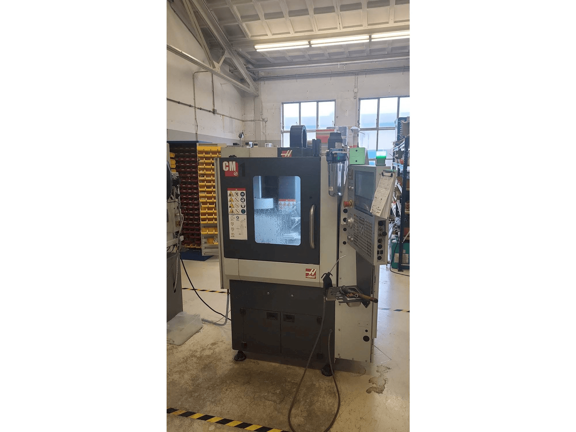 Vooraanzicht van HAAS CM-1 machine