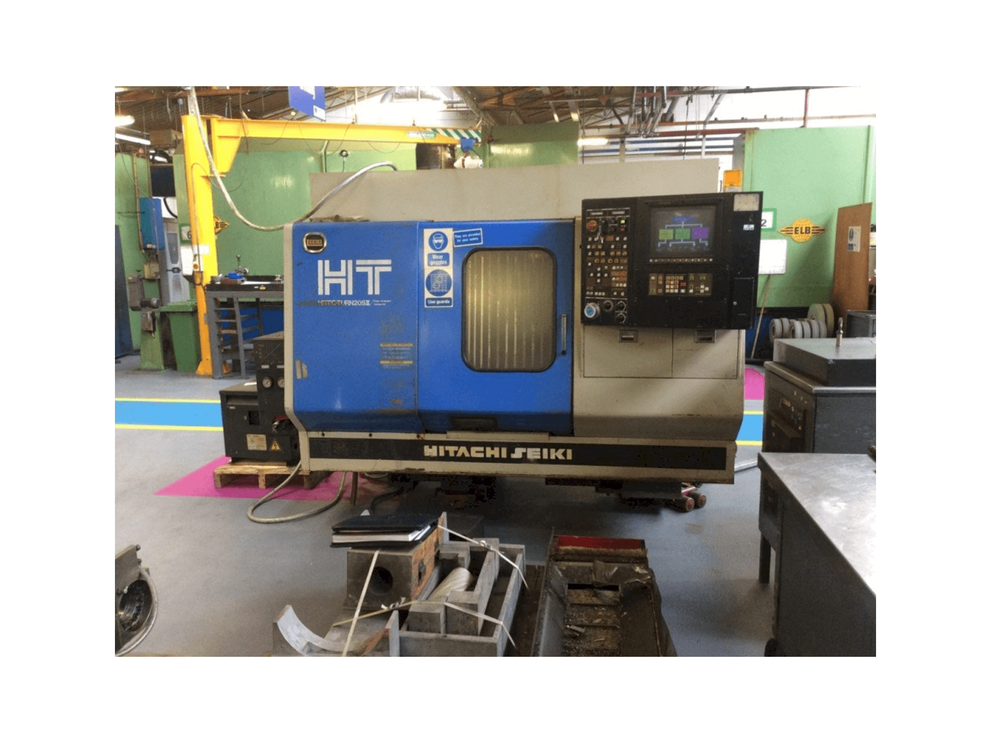 Vooraanzicht van HITACHI SEIKI HT20SII machine