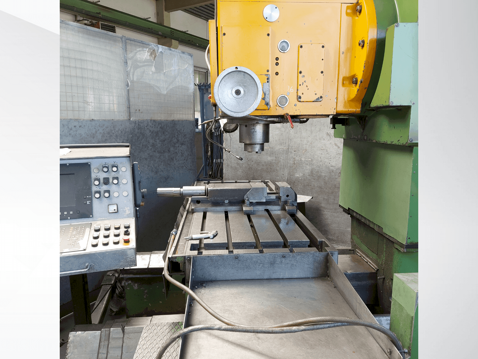 Werkruimte van Droop & Rein FS 110 machine