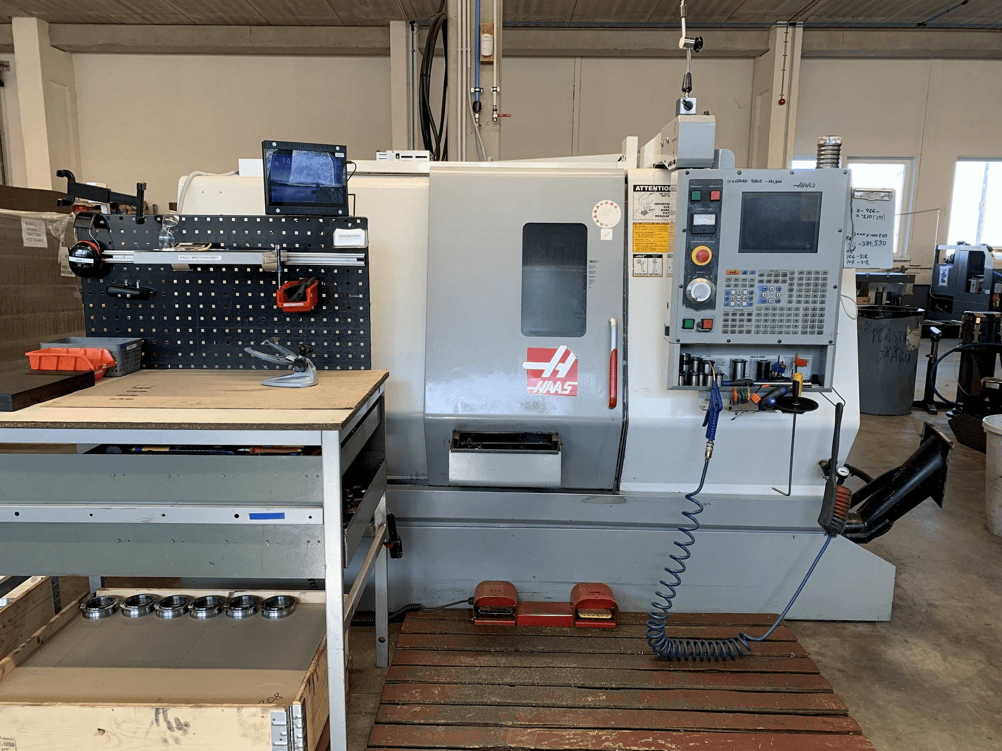 Vooraanzicht van HAAS SL-20 TCF machine