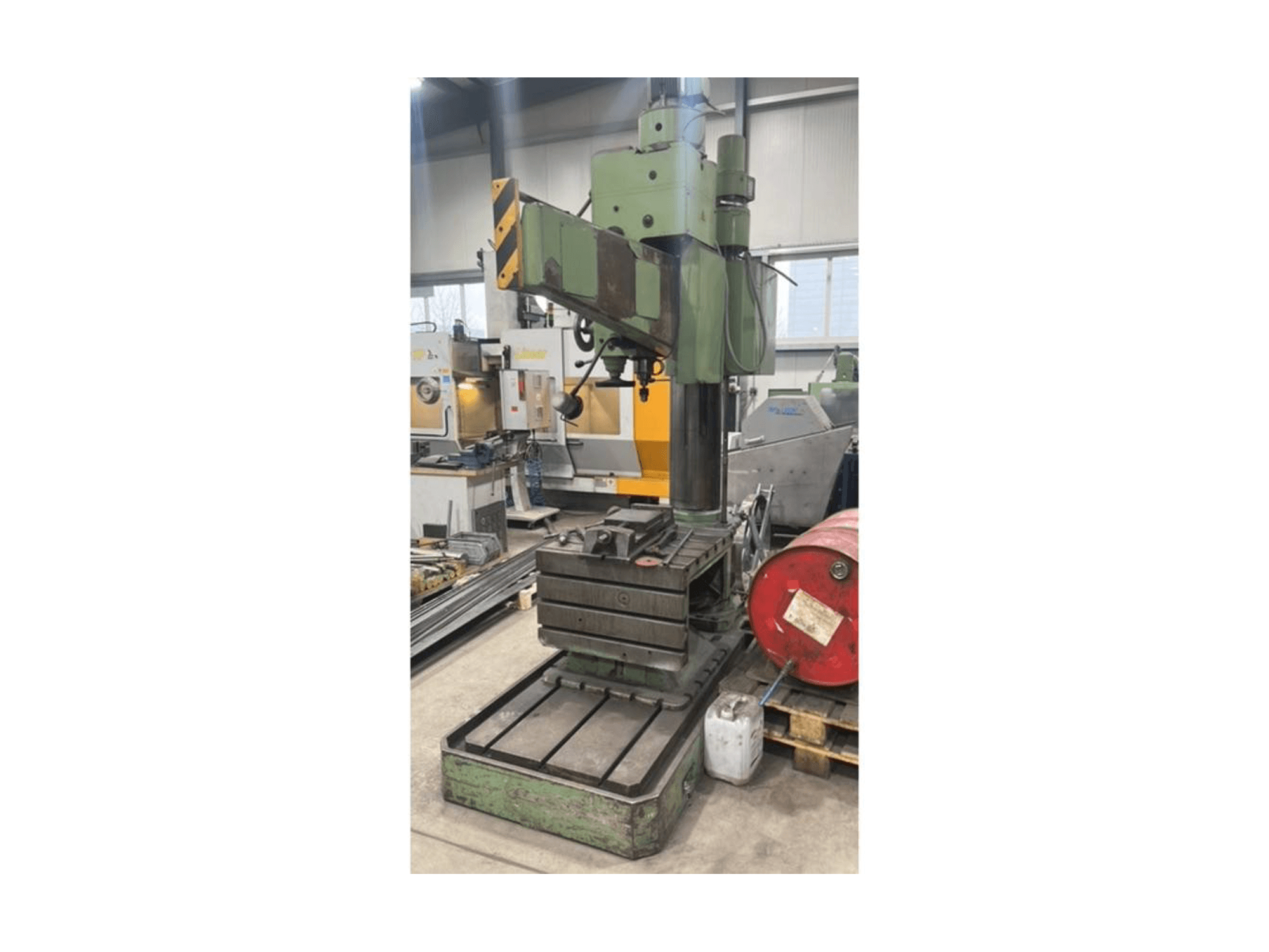 Vooraanzicht van STAUDER 710 × 710 mm machine