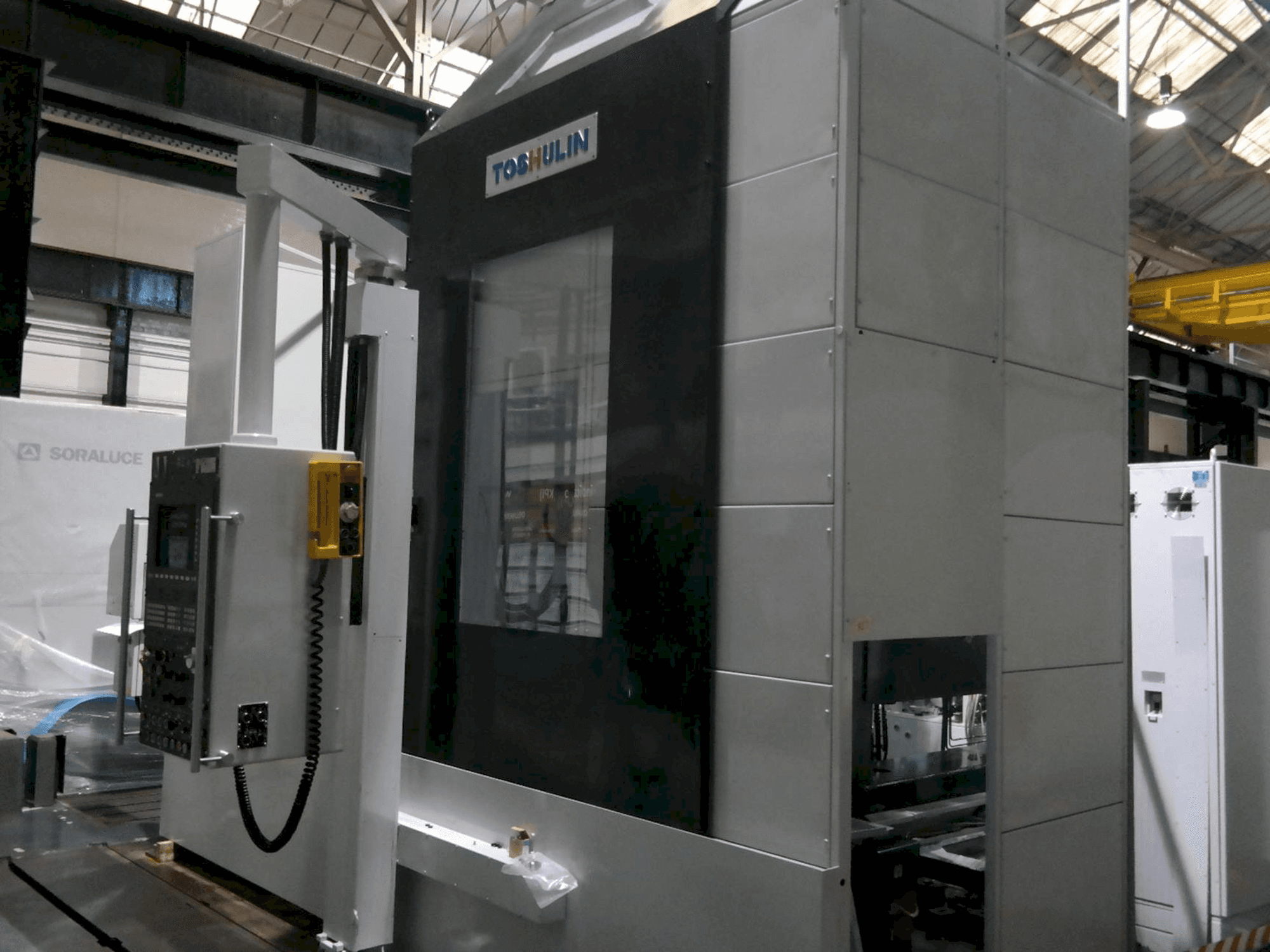 Vooraanzicht van TOS SKA 12 CNC machine