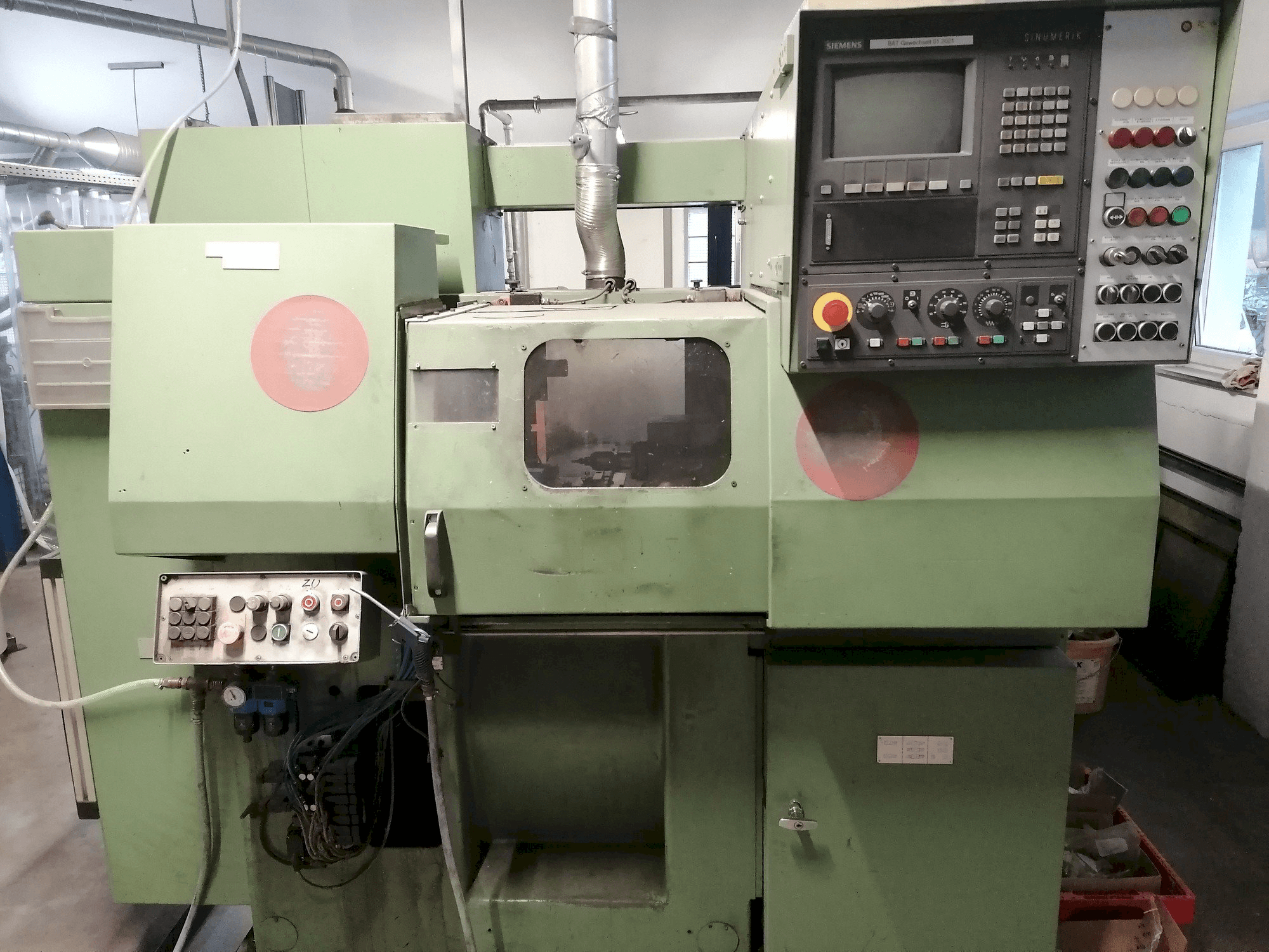 Vooraanzicht van Scherer - Feinbau Snc 100 (1999) machine