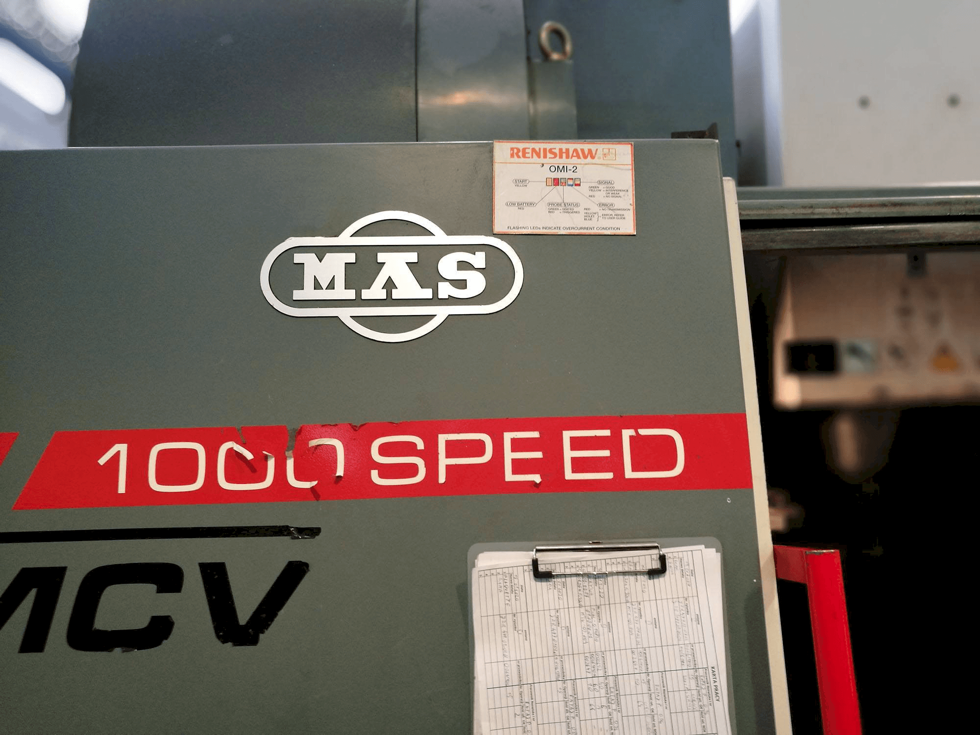Vooraanzicht van KOVOSVIT MAS MCV 1000 SPEED machine