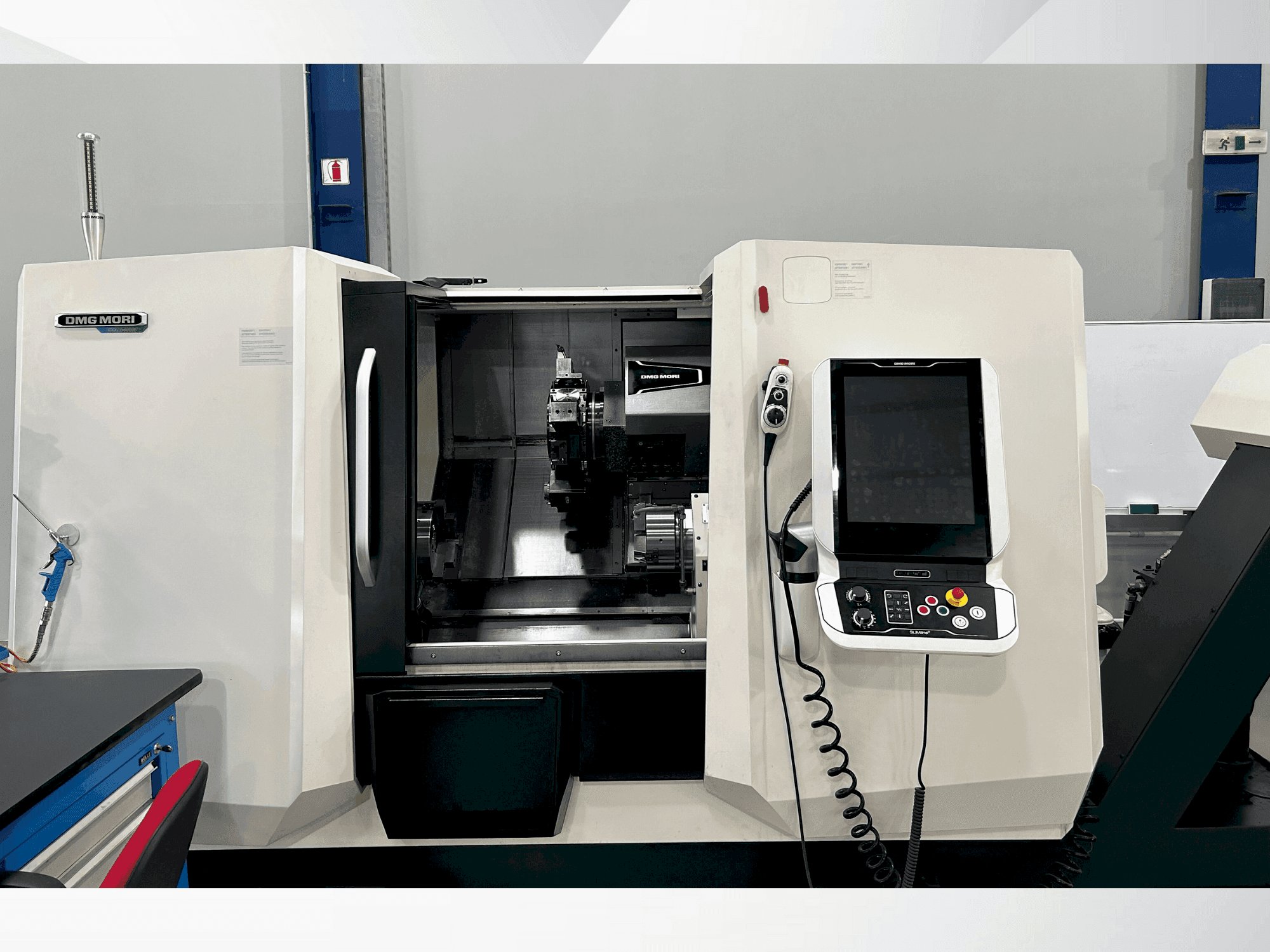 Vooraanzicht van DMG MORI CLX 450 V6 machine