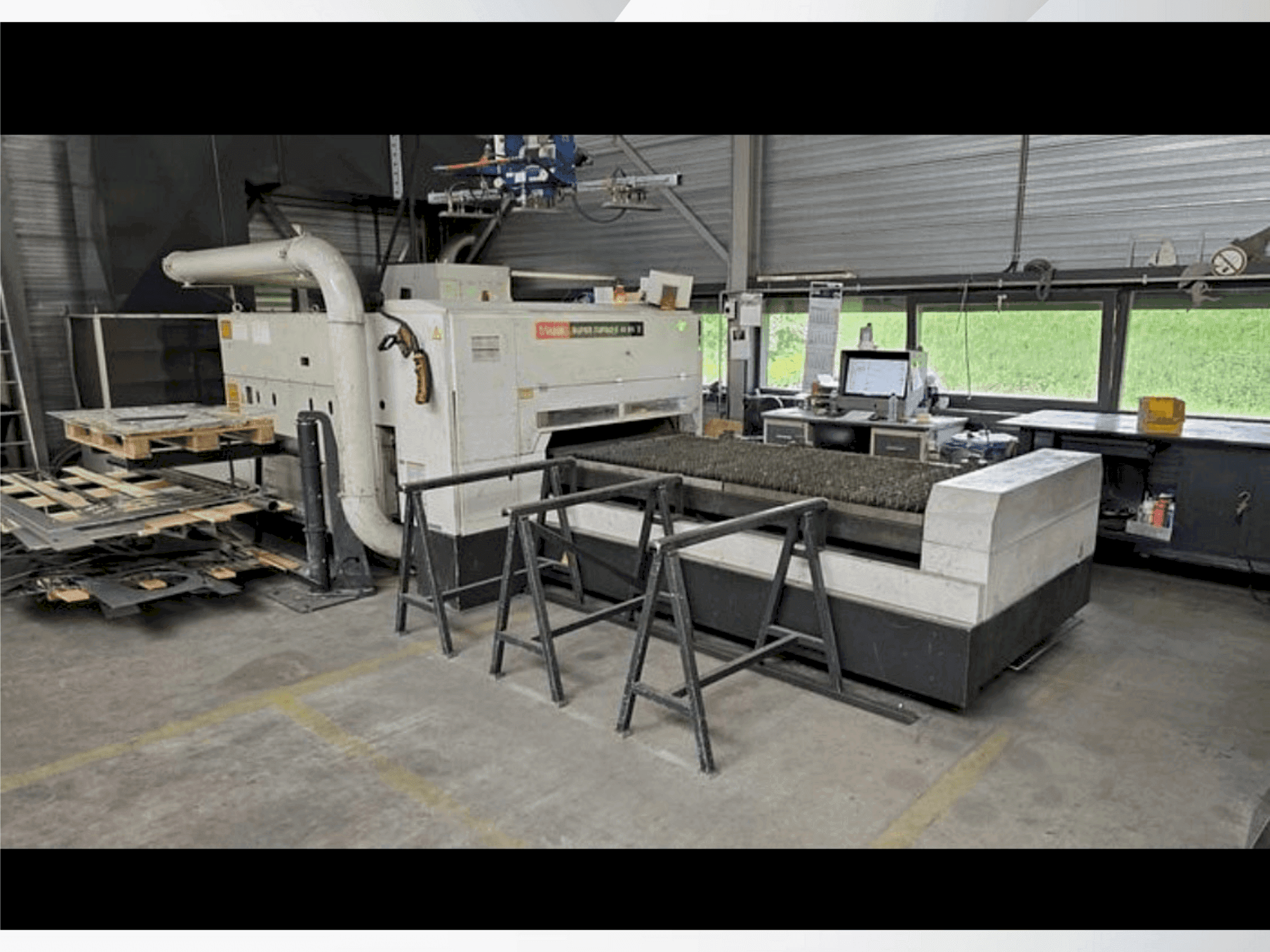 Vooraanzicht van Mazak Super Turbo-X 48 MK II machine