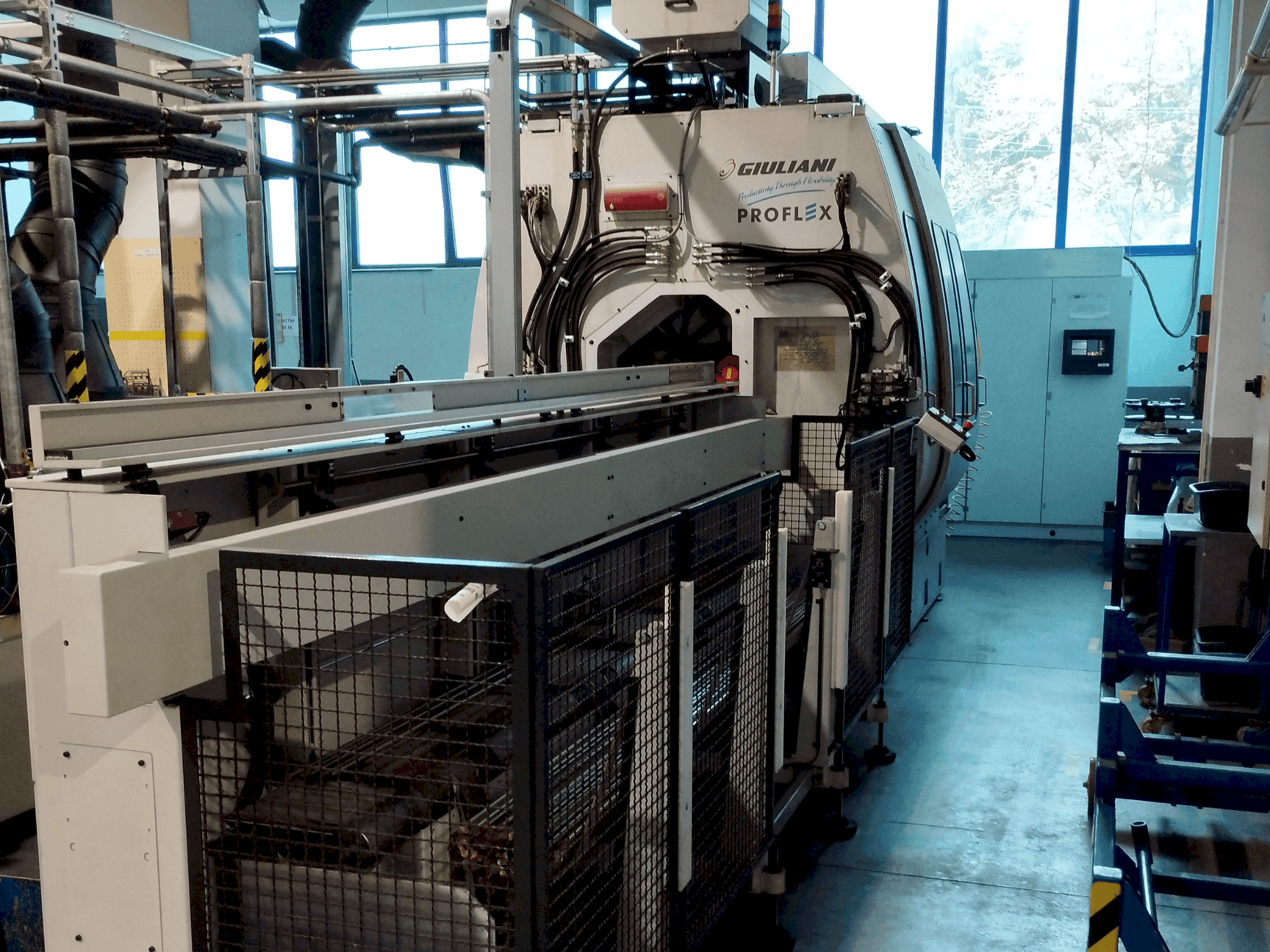 Vooraanzicht van GINDUMAC Proflex 5/7 machine