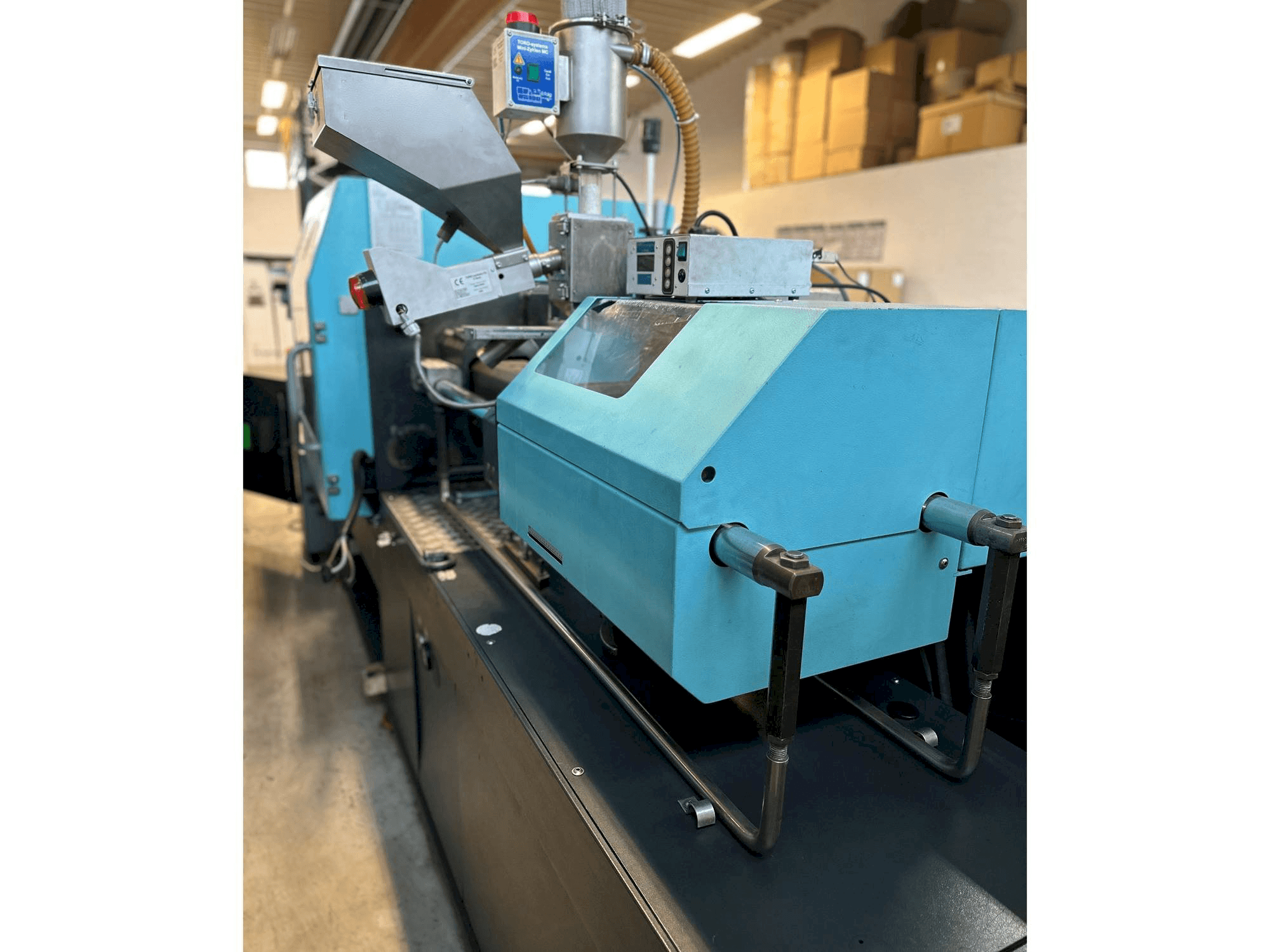 Vooraanzicht van DEMAG Concept 80/370-120 machine