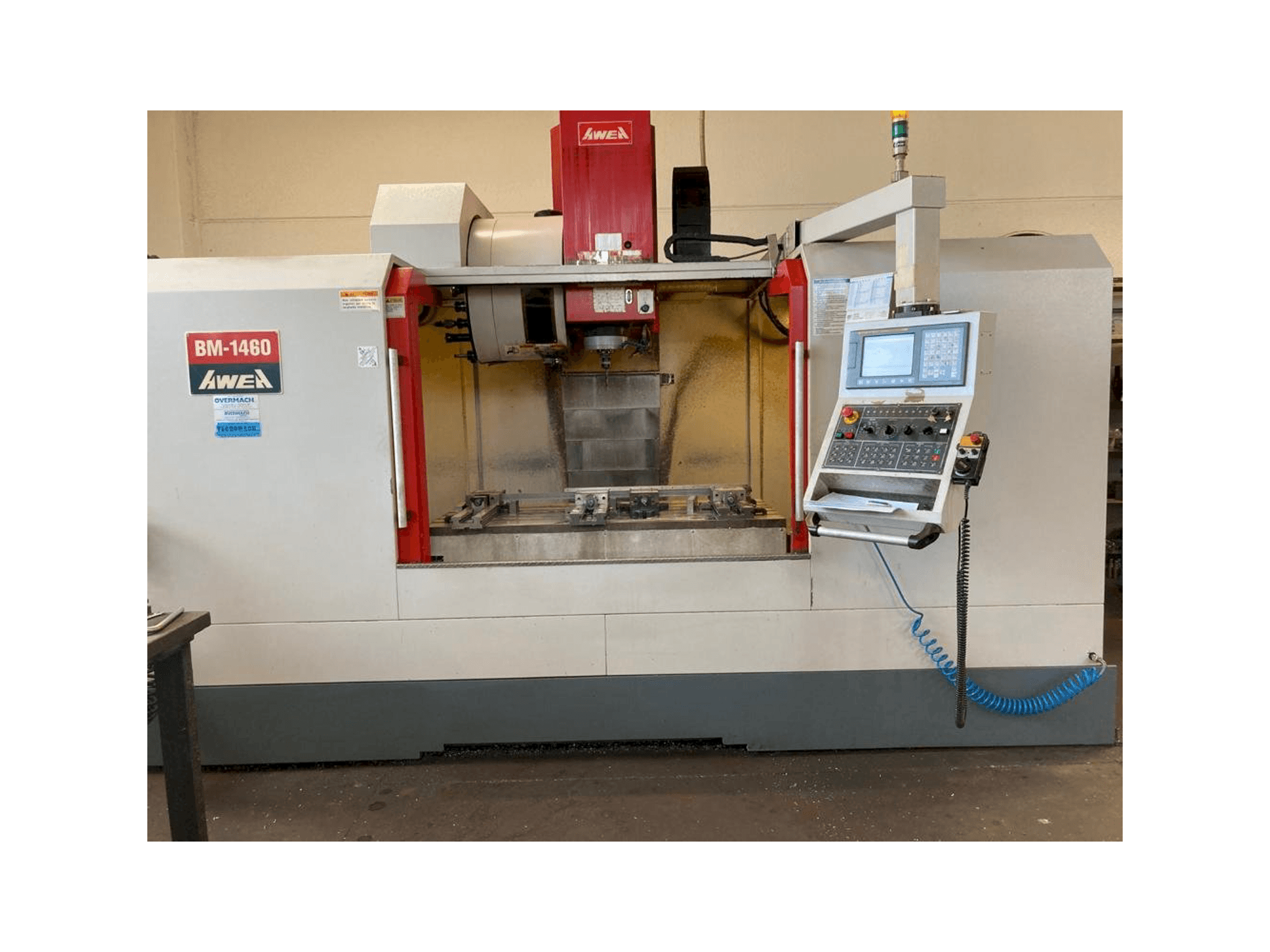 Vooraanzicht van AWEA BM1400 machine