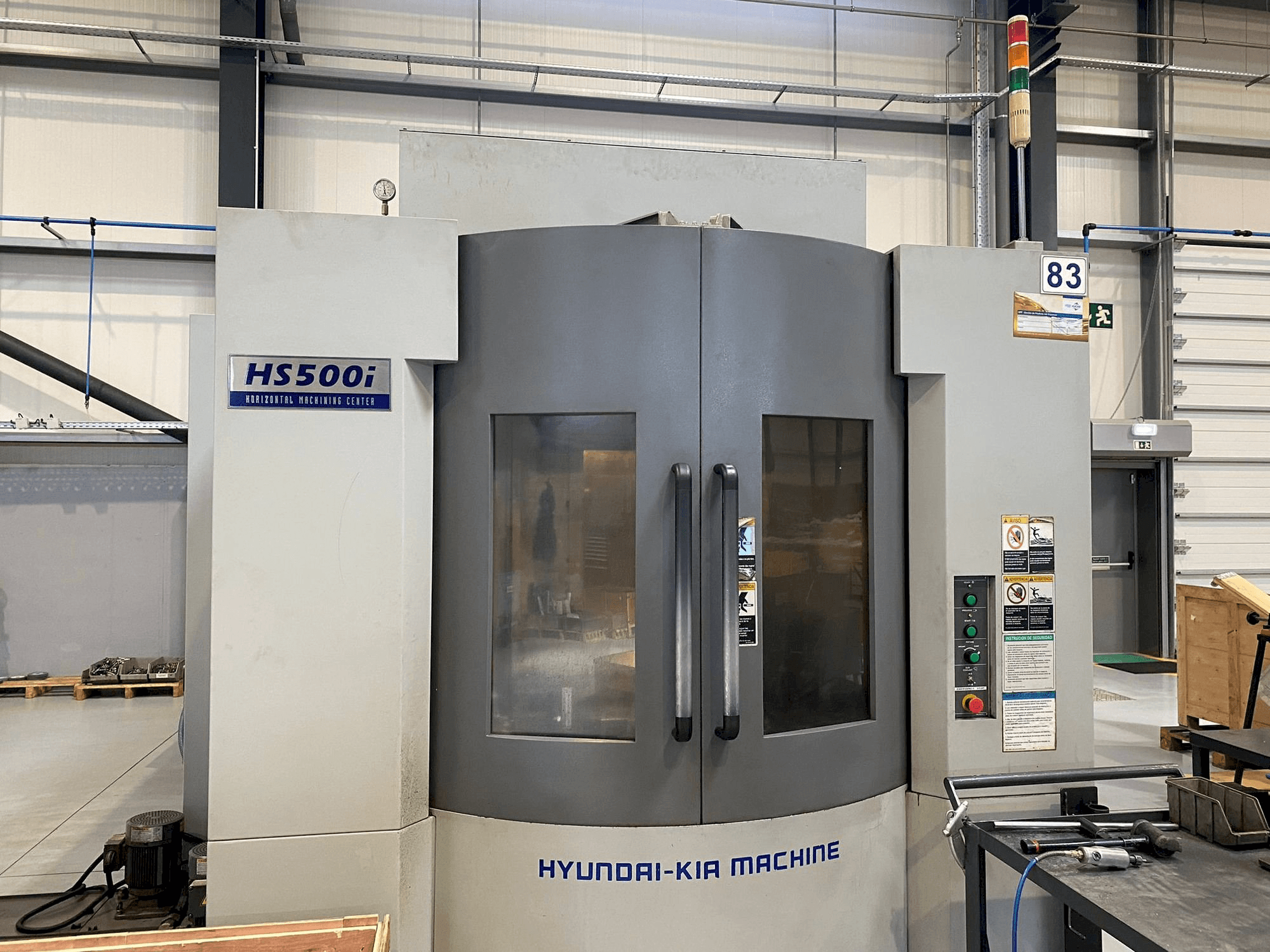 Vooraanzicht van Hyundai Kia HS500i machine