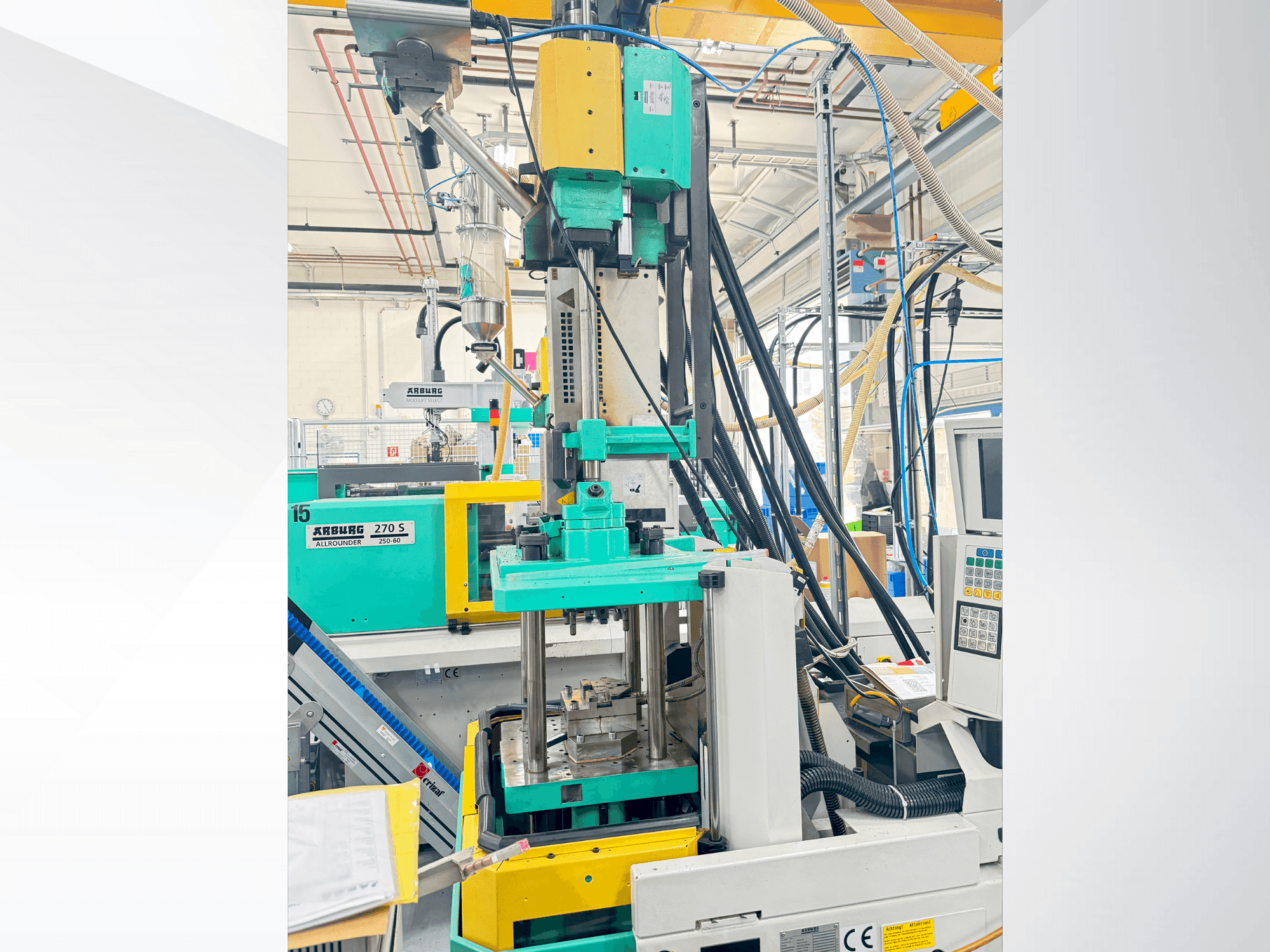 Vooraanzicht van Arburg 220 S 150-60U machine