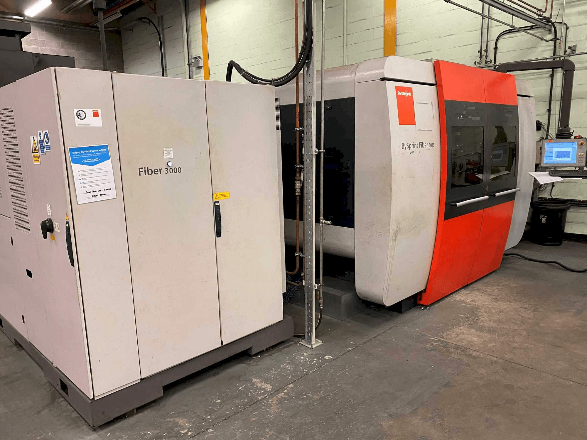 Vooraanzicht van Bystronic BySprint 3015 Fiber machine