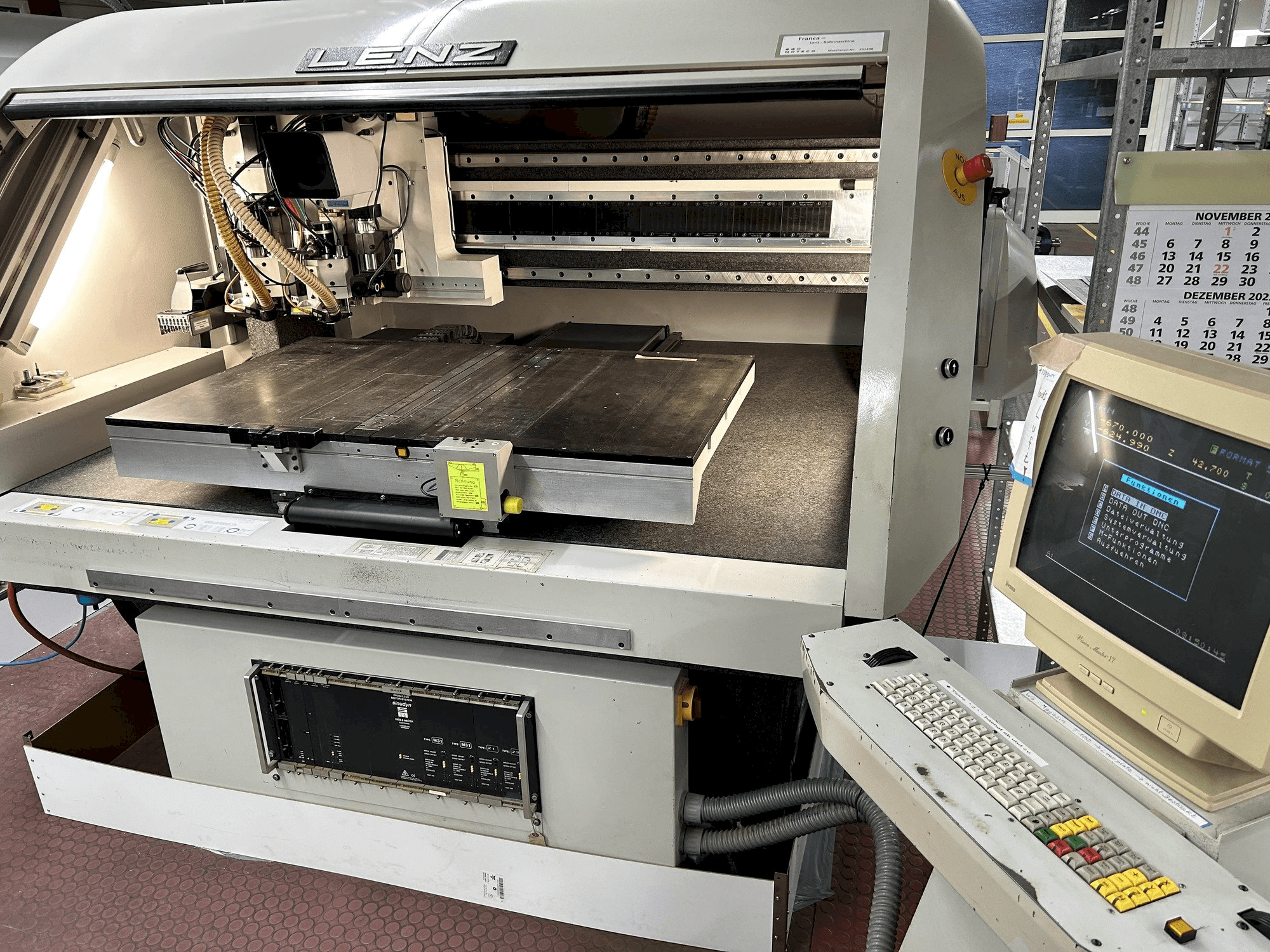 Vooraanzicht van LENZ DLG960 1+1 machine