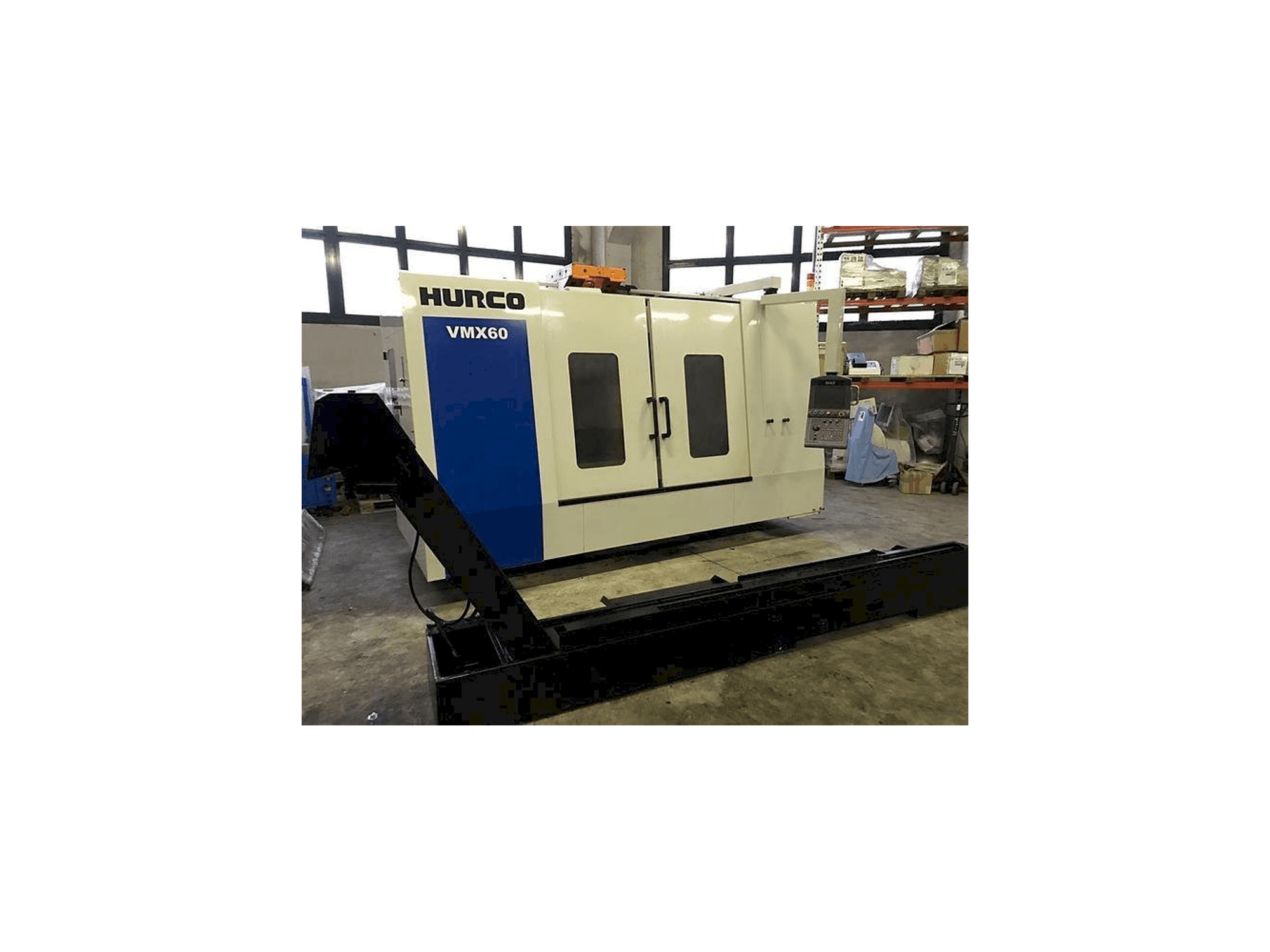 Vooraanzicht van Hurco VMX 60 machine