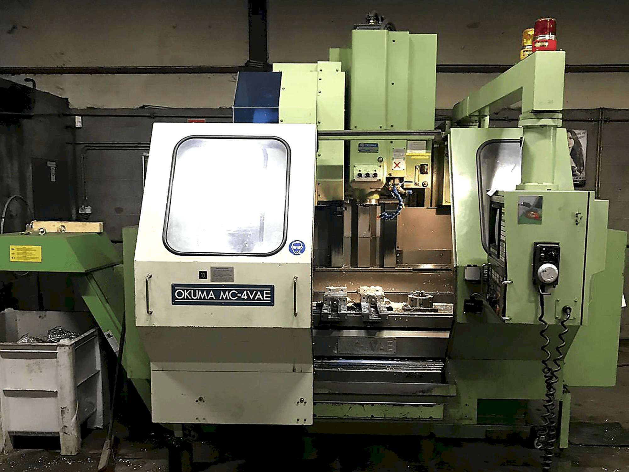 Vooraanzicht van Okuma MC-4VAE machine