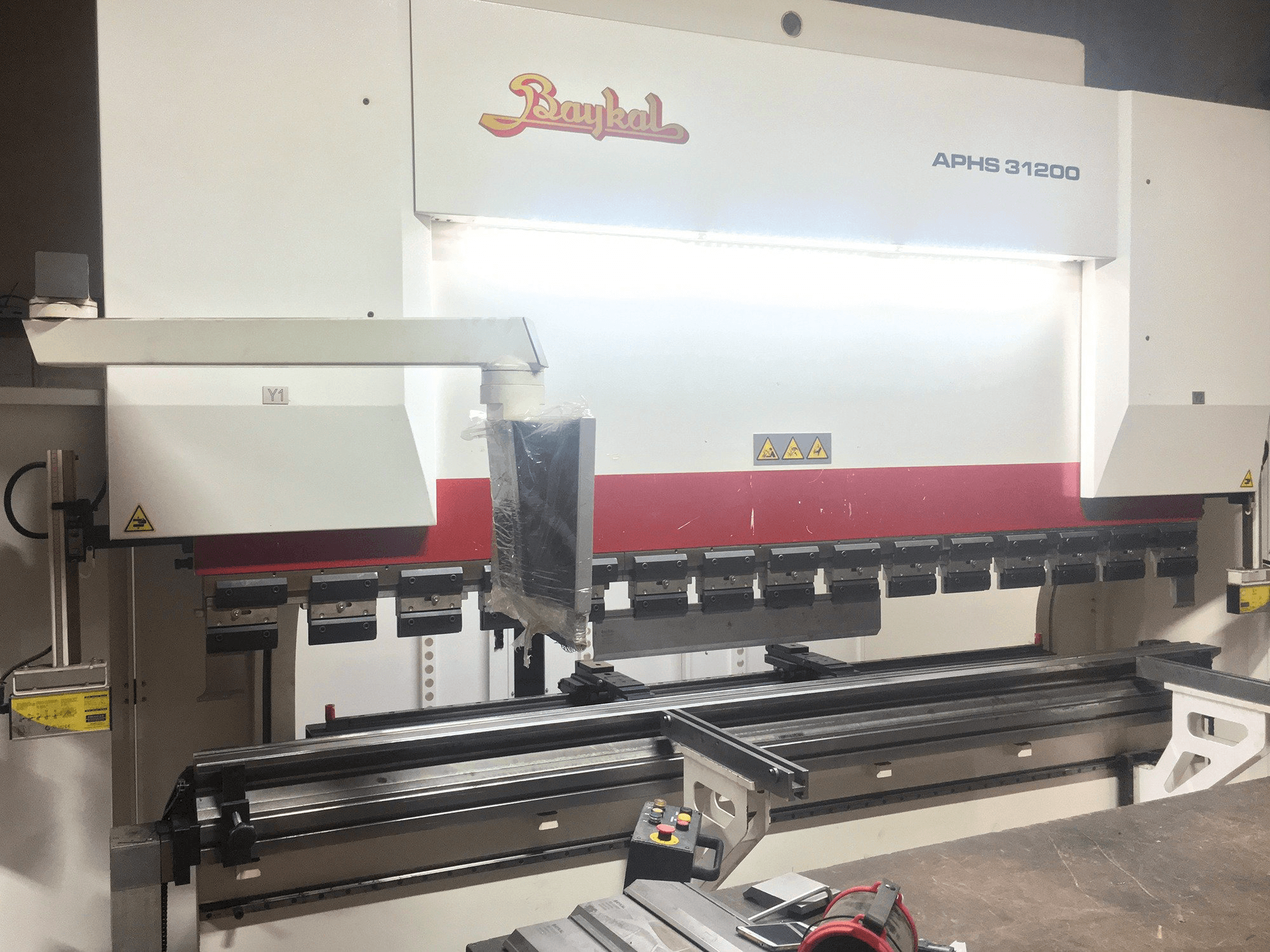 Vooraanzicht van Baykal APHS 31200 machine