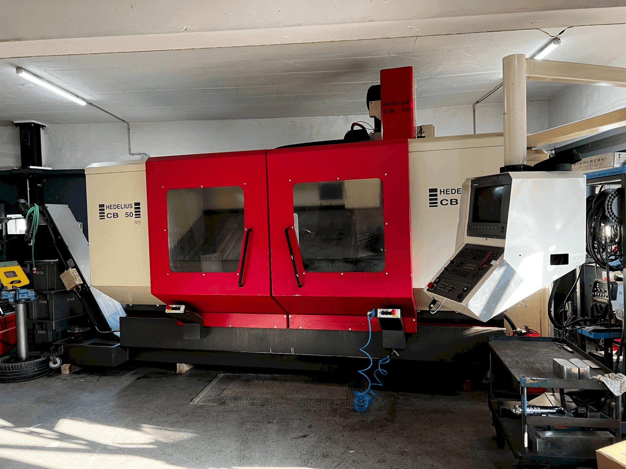 Vooraanzicht van HEDELIUS CB 50 machine