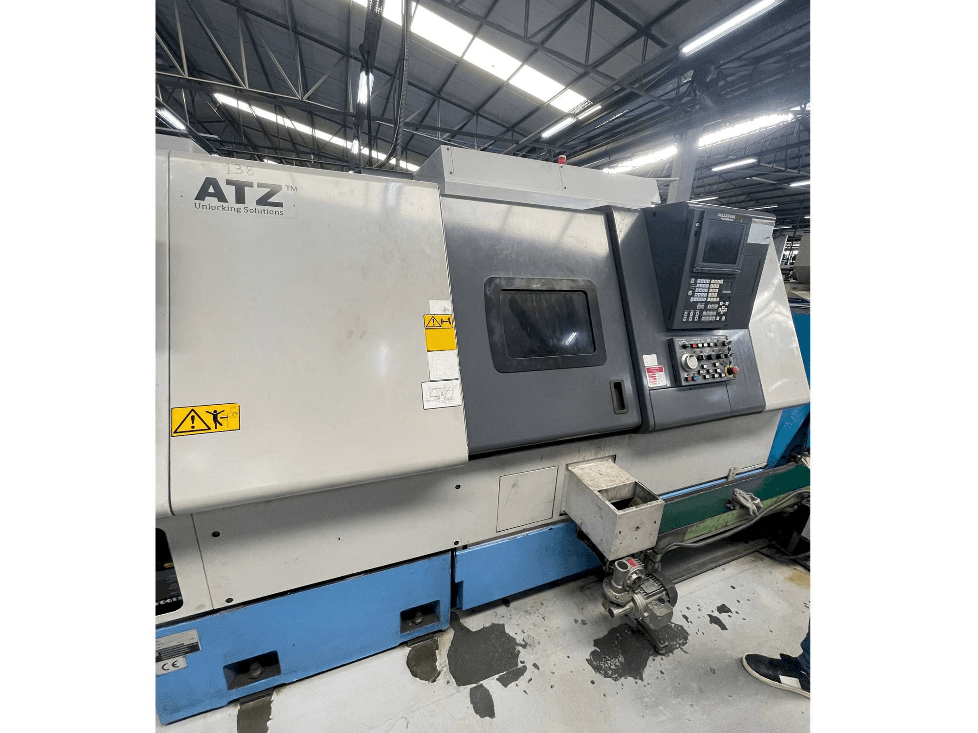 Links zicht van Mazak SQT 250MS machine