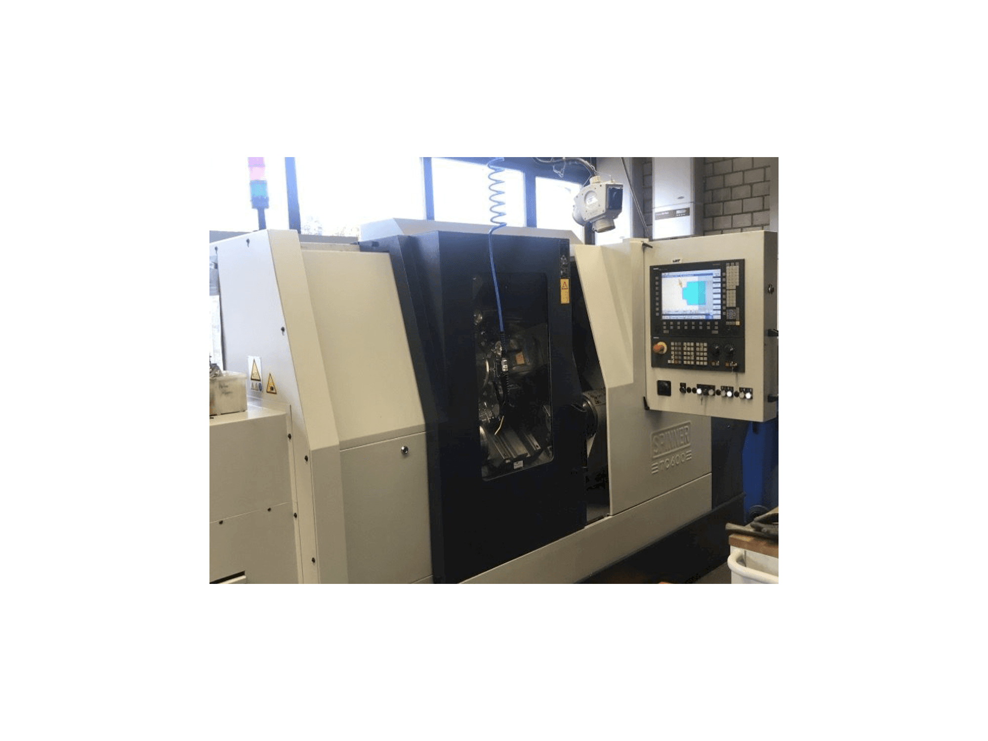 Vooraanzicht van SPINNER TC600-65SMCY machine