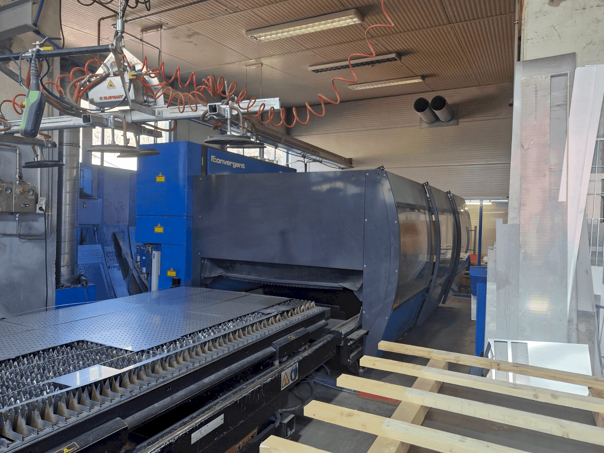 Vooraanzicht van Prima Power Platino 1530 (2017) (2017) machine