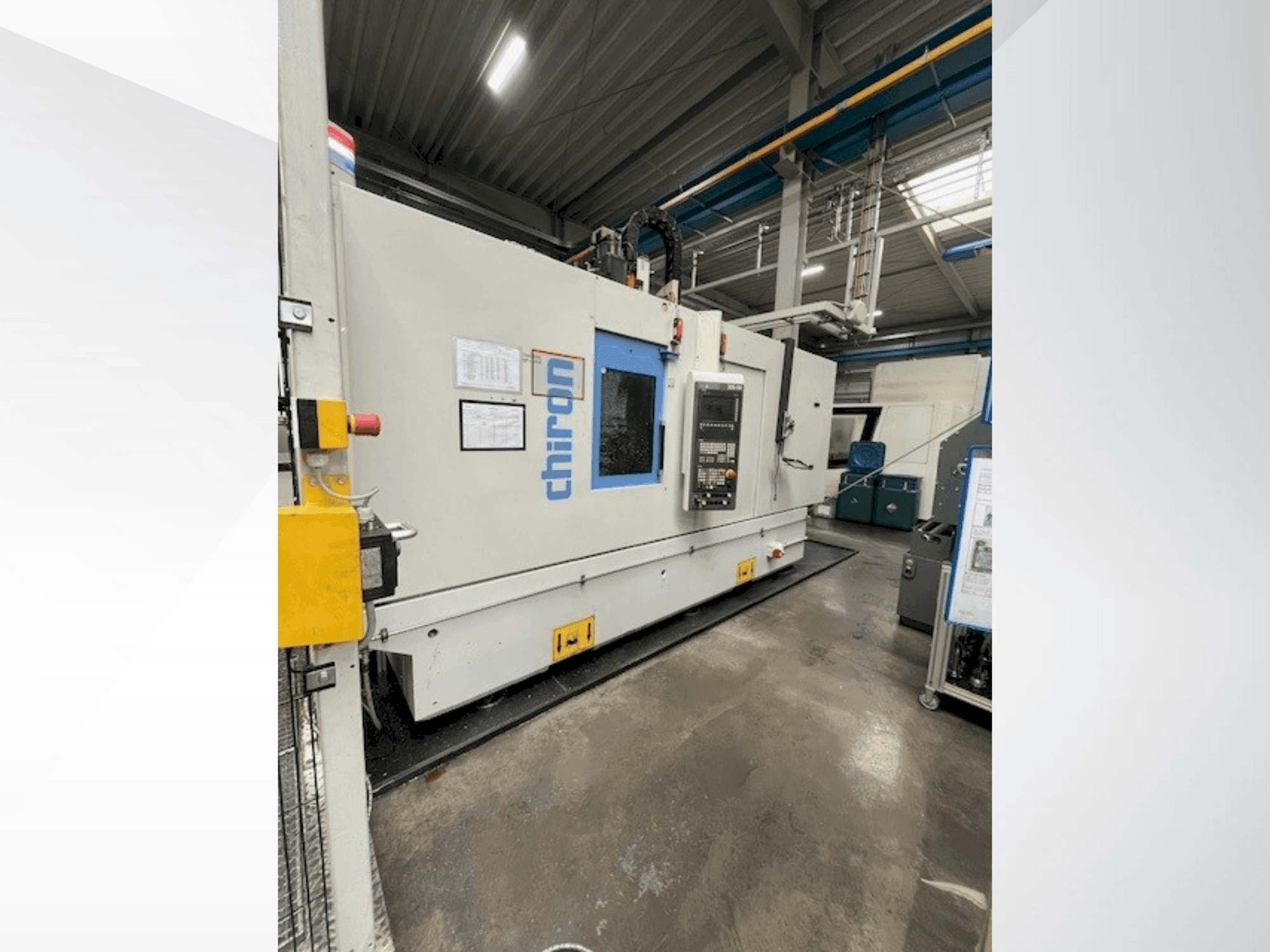 Vooraanzicht van CHIRON DZ18W machine