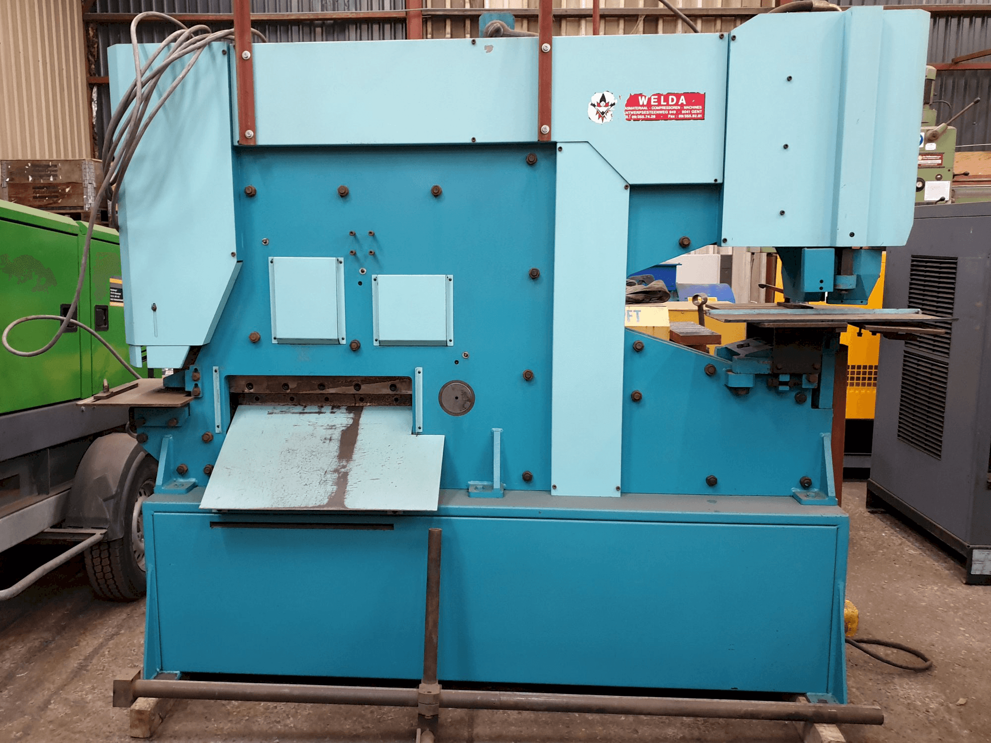 Vooraanzicht van IMS HY 120 machine