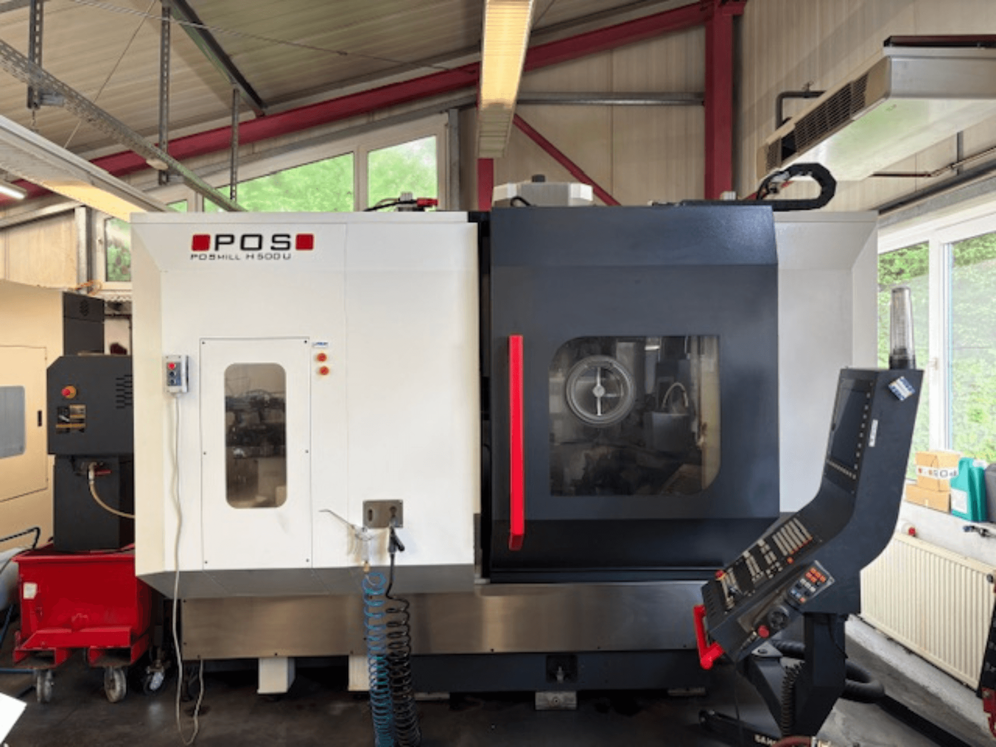 POS POMILL H500 U freesmachine gezien vanaf de voorkant, met bedieningspaneel en bedieningsvenster.