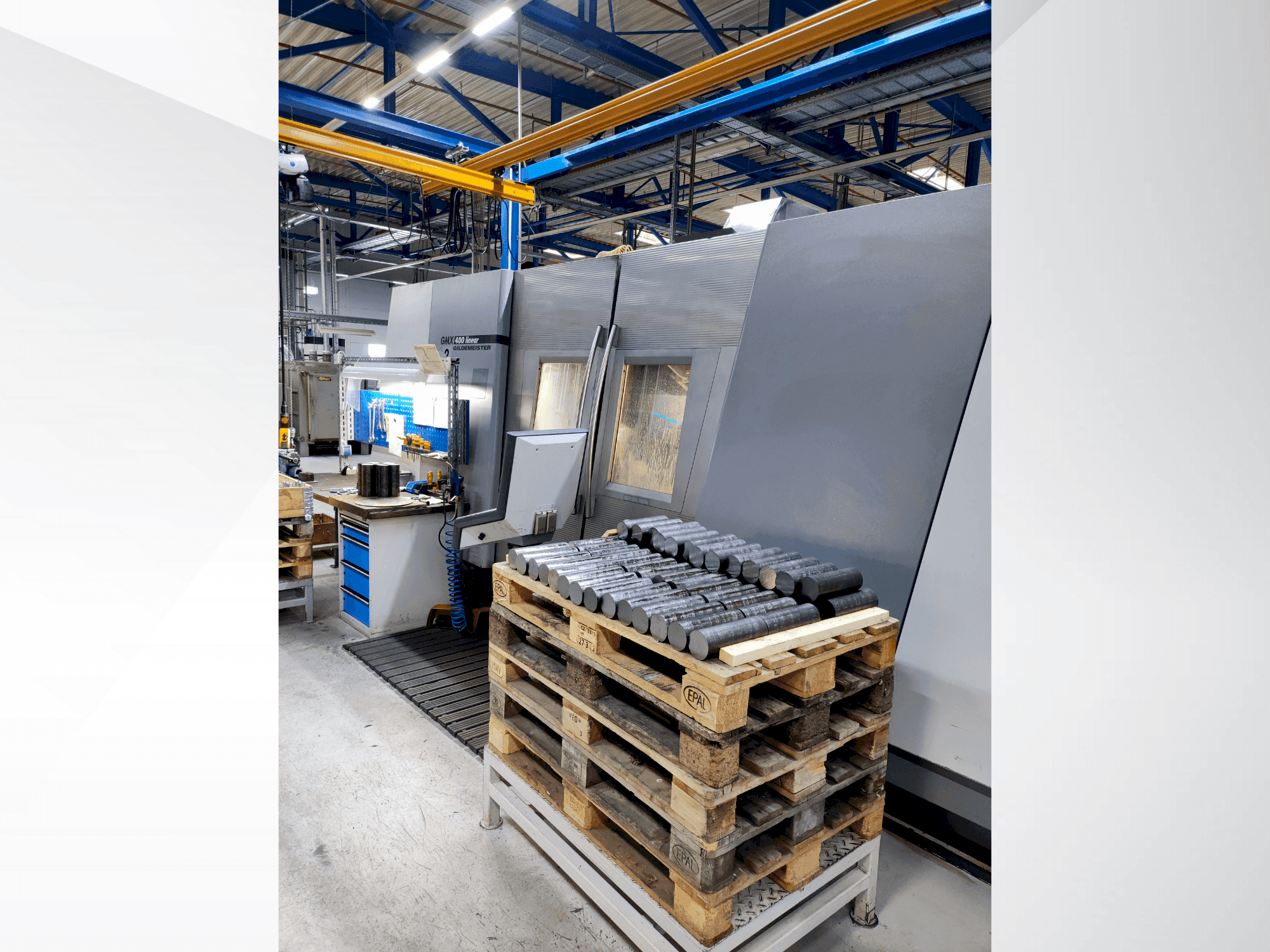 Vooraanzicht van DMG GMX 400L machine