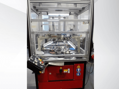 MYLÄP BLP 600/3S-bewerkingsmachine, vooraanzicht, met doorzichtige behuizing, bedieningselementen en zichtbare interne onderdelen.