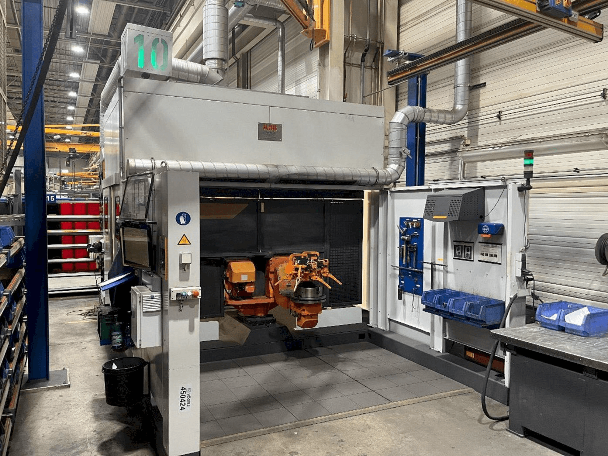 Vooraanzicht van ABB machine