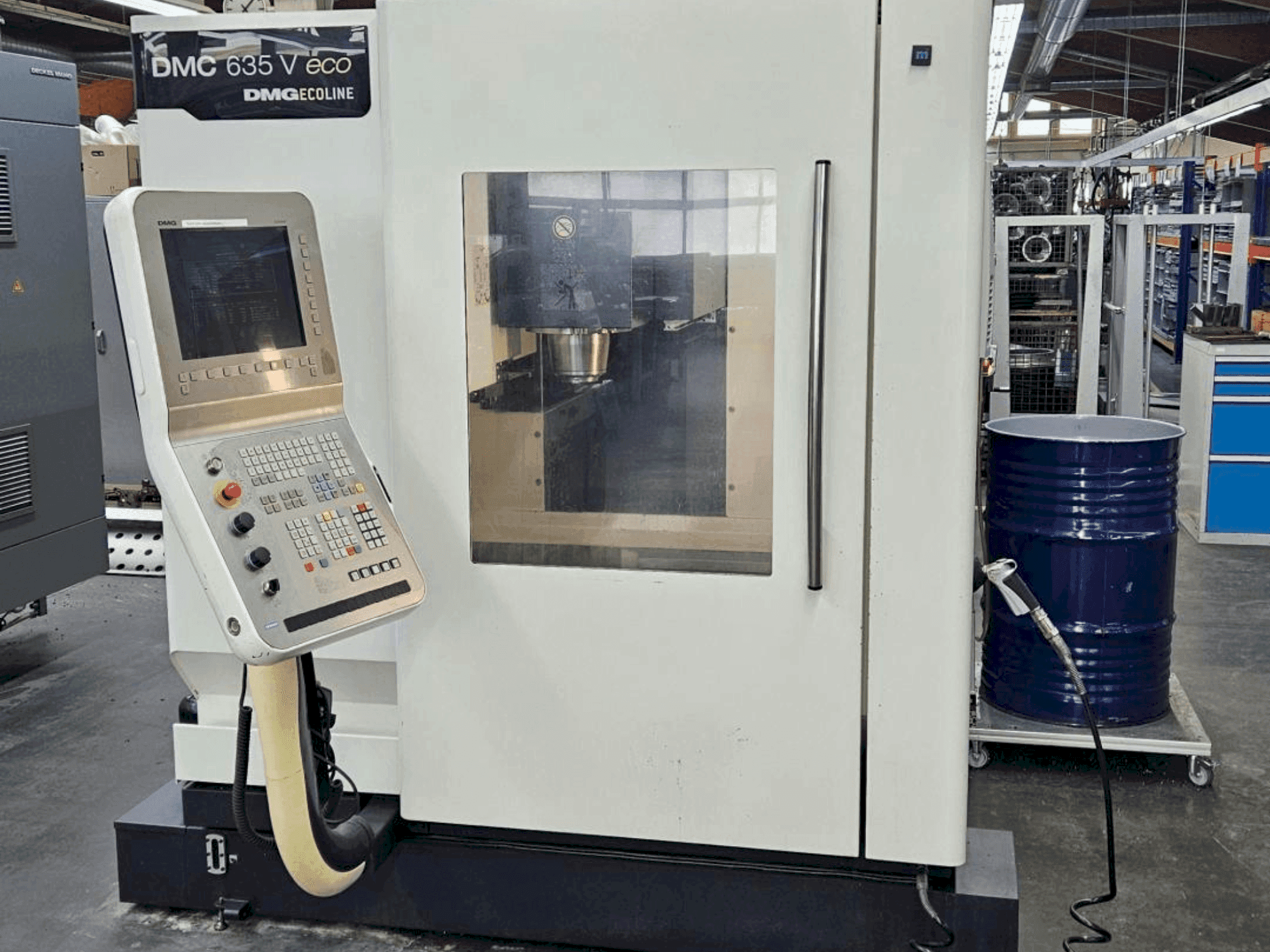 Vooraanzicht van DMG DECKEL MAHO DMC 635V eco machine