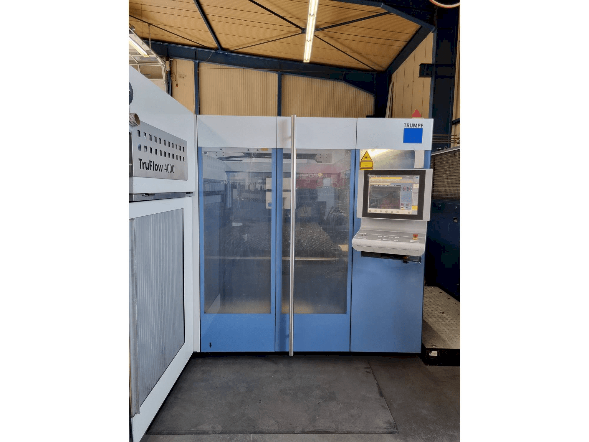 Vooraanzicht van Trumpf TruLaser 3030 machine