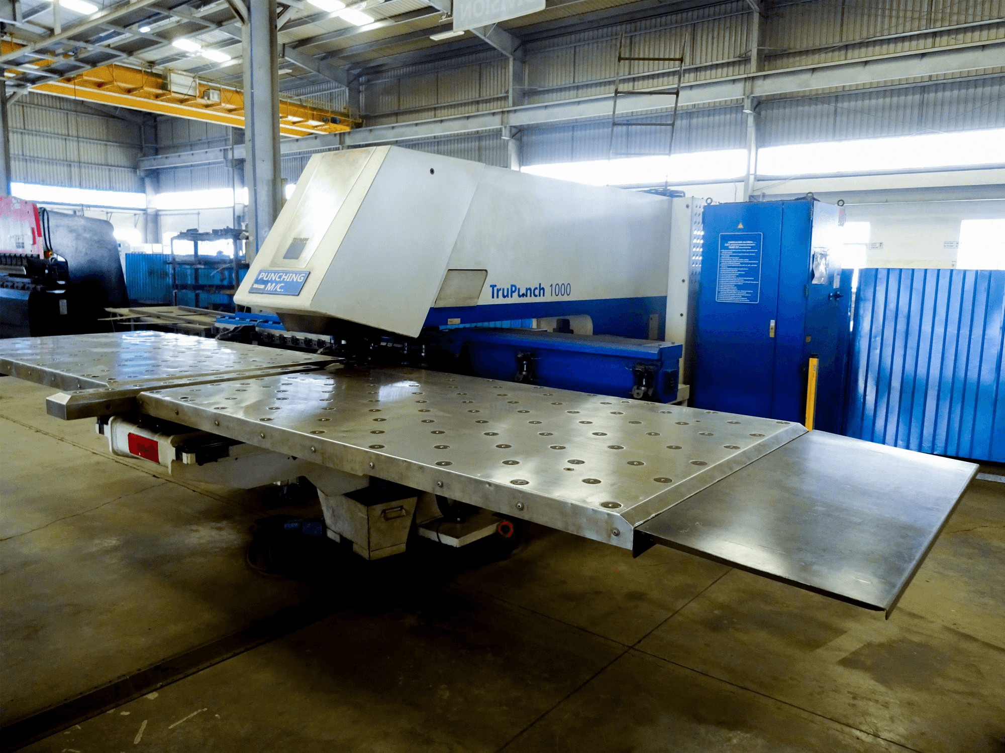 Recht aanzicht van Trumpf TruPunch 1000 machine