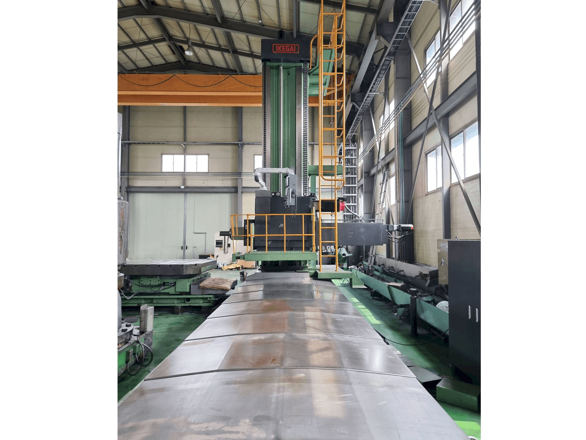 Vooraanzicht van IKEGAI ANC 130FM machine