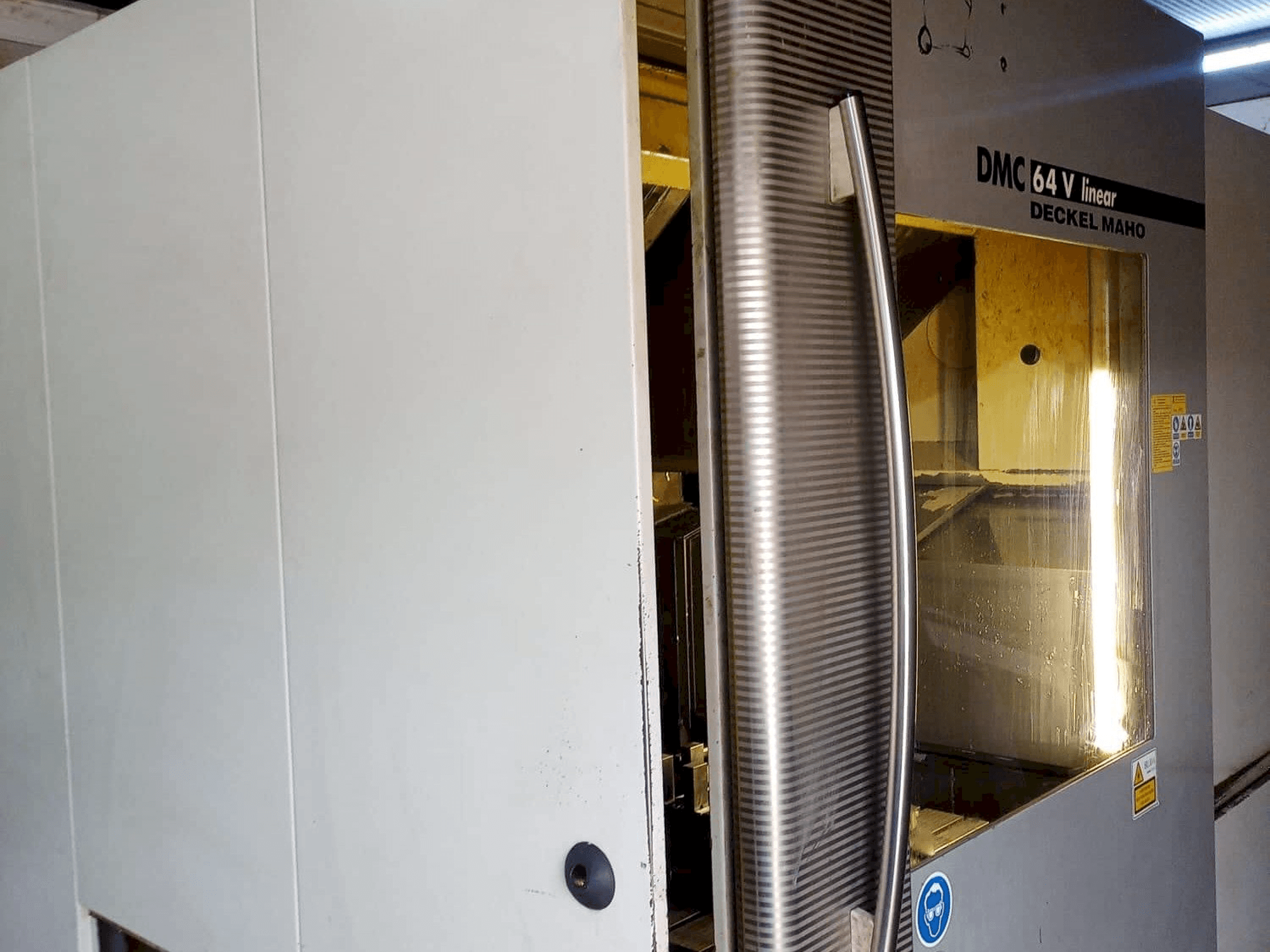 Vooraanzicht van DECKEL MAHO 64v Linear machine