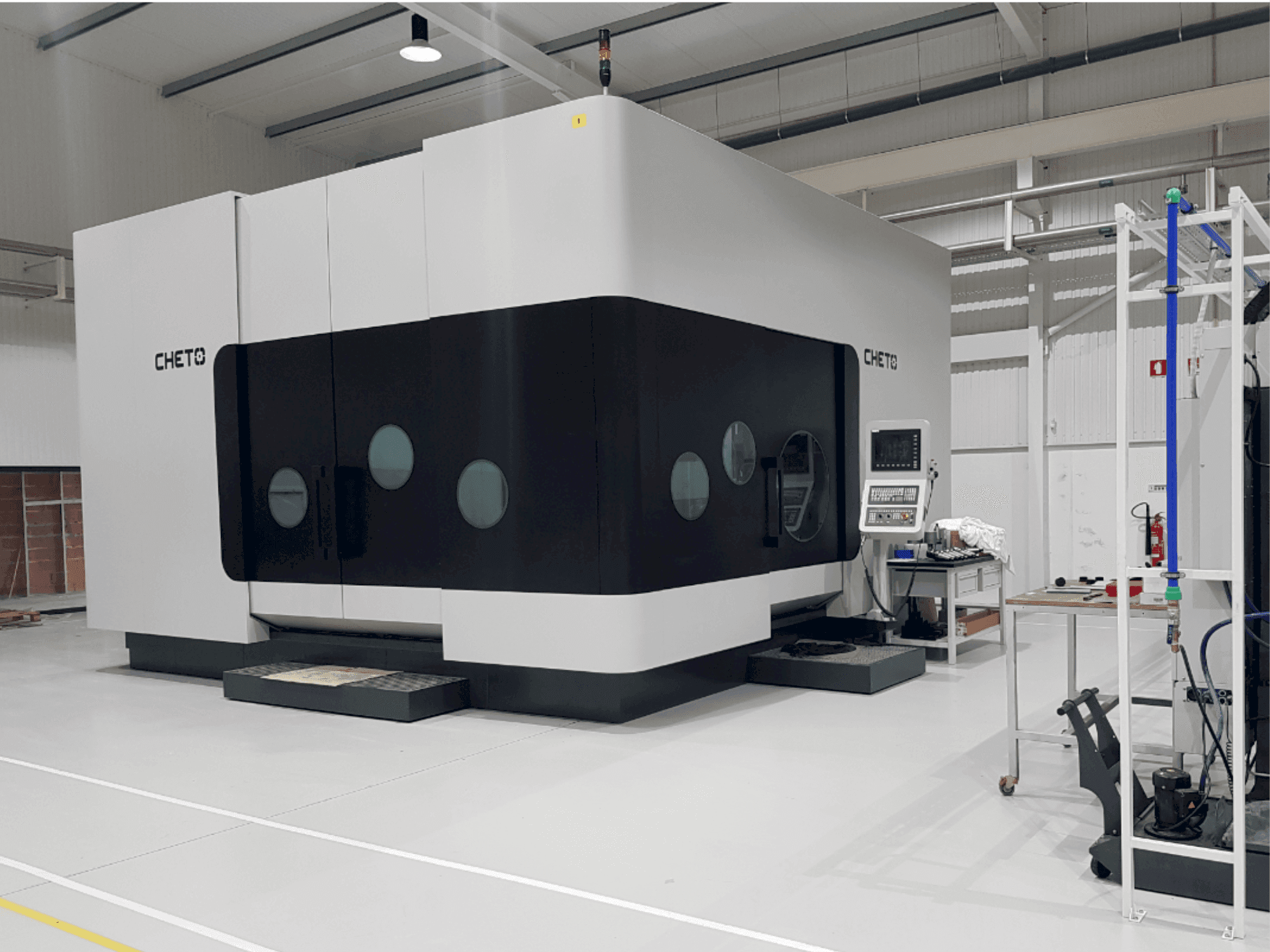 Vooraanzicht van CHETO IXN2000 (2019) machine