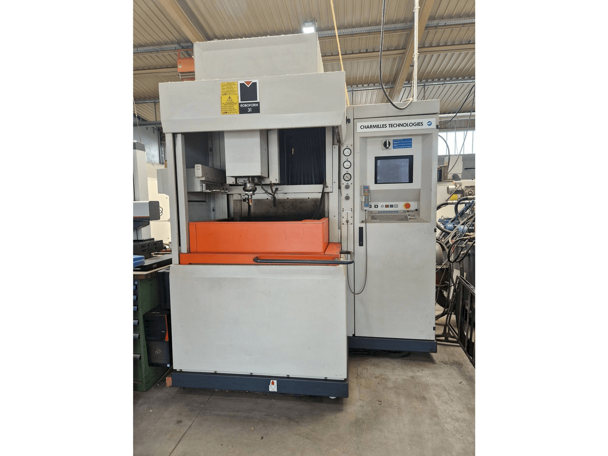 Vooraanzicht van CHARMILLES Roboform 31 machine