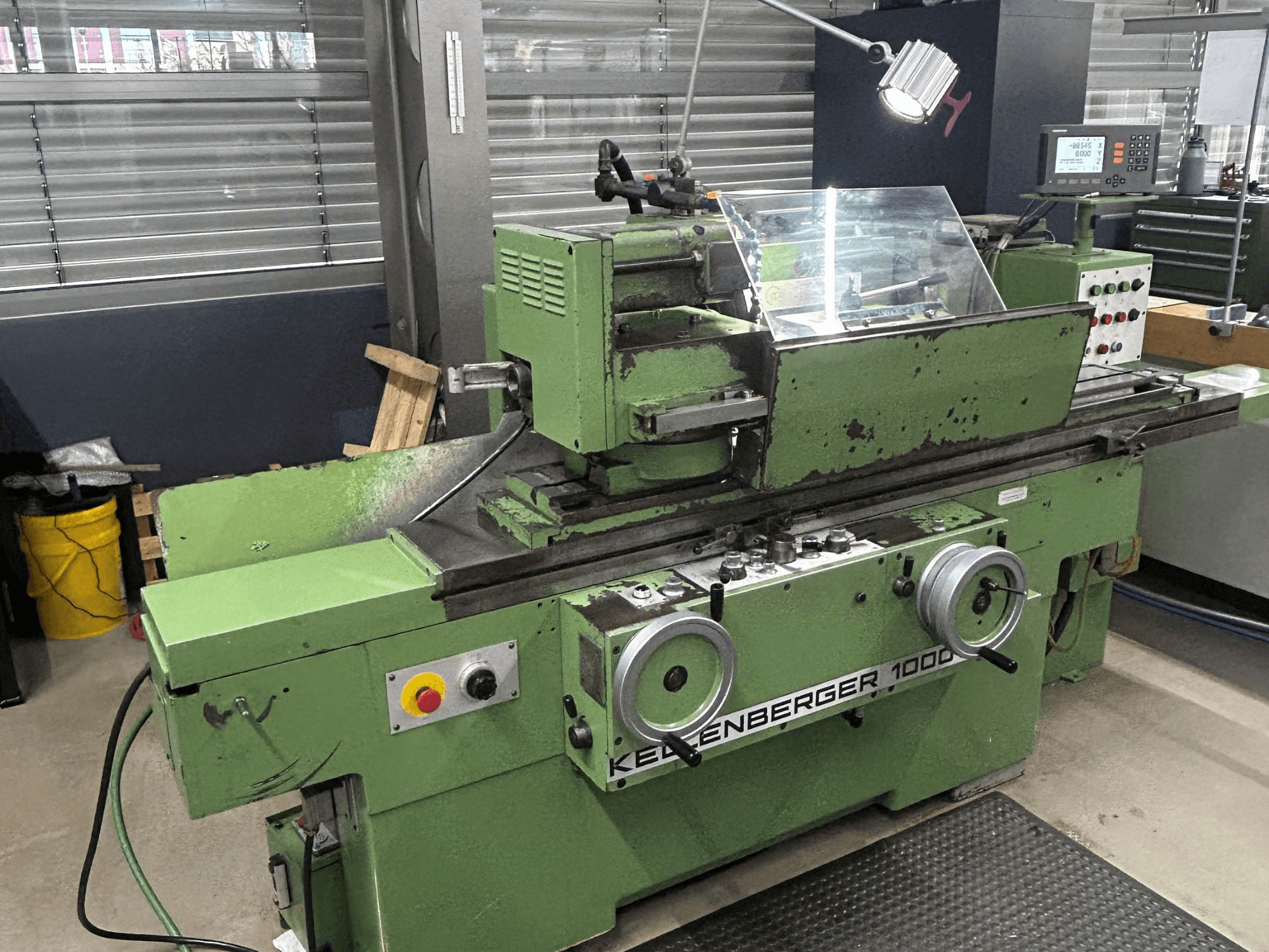 KELLENBERGER 1000U cilindrische slijpmachine, vooraanzicht, met zichtbaar bedieningspaneel en slijpschijf.