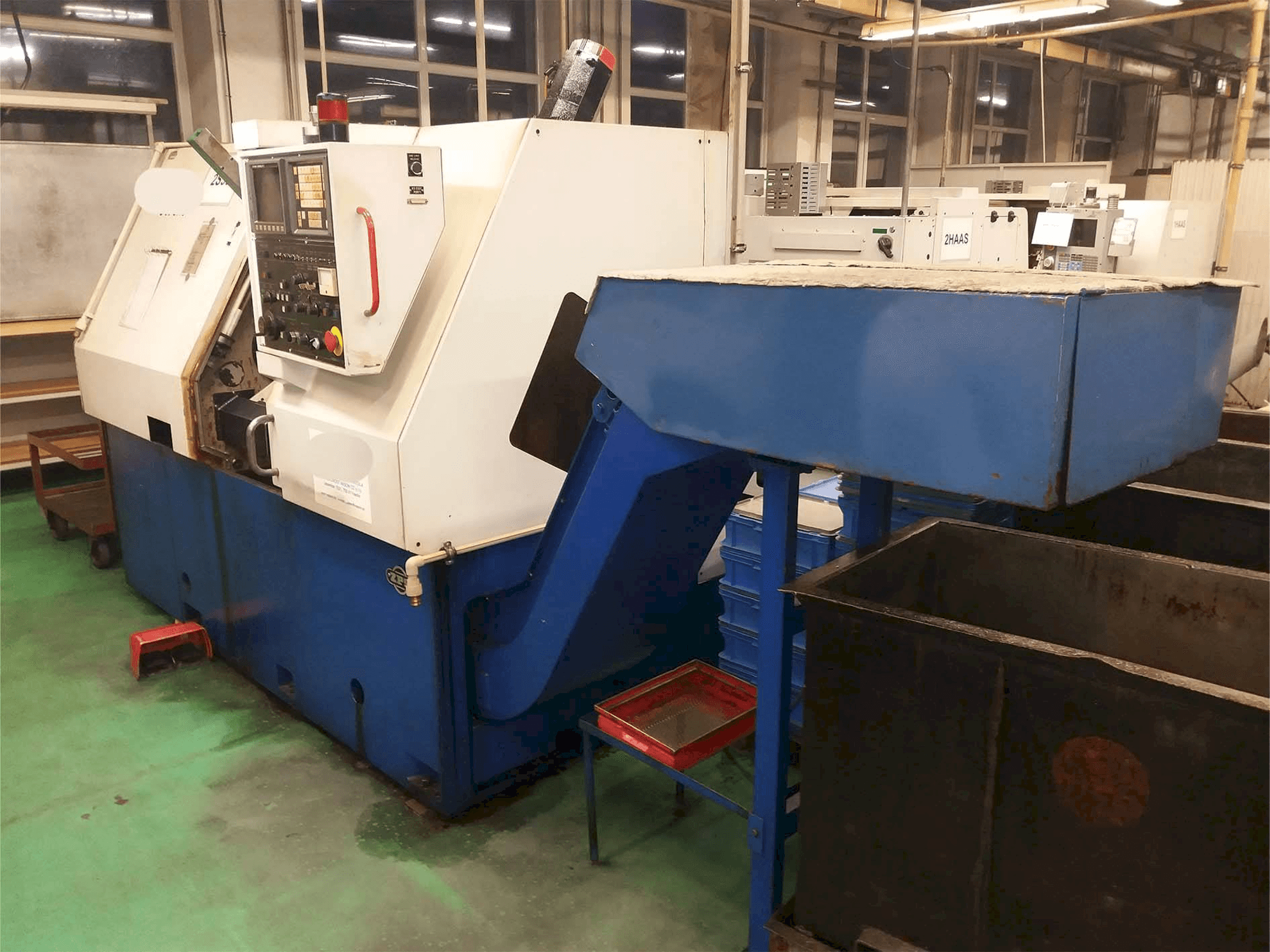 Vooraanzicht van ZPS S-50 CNC machine