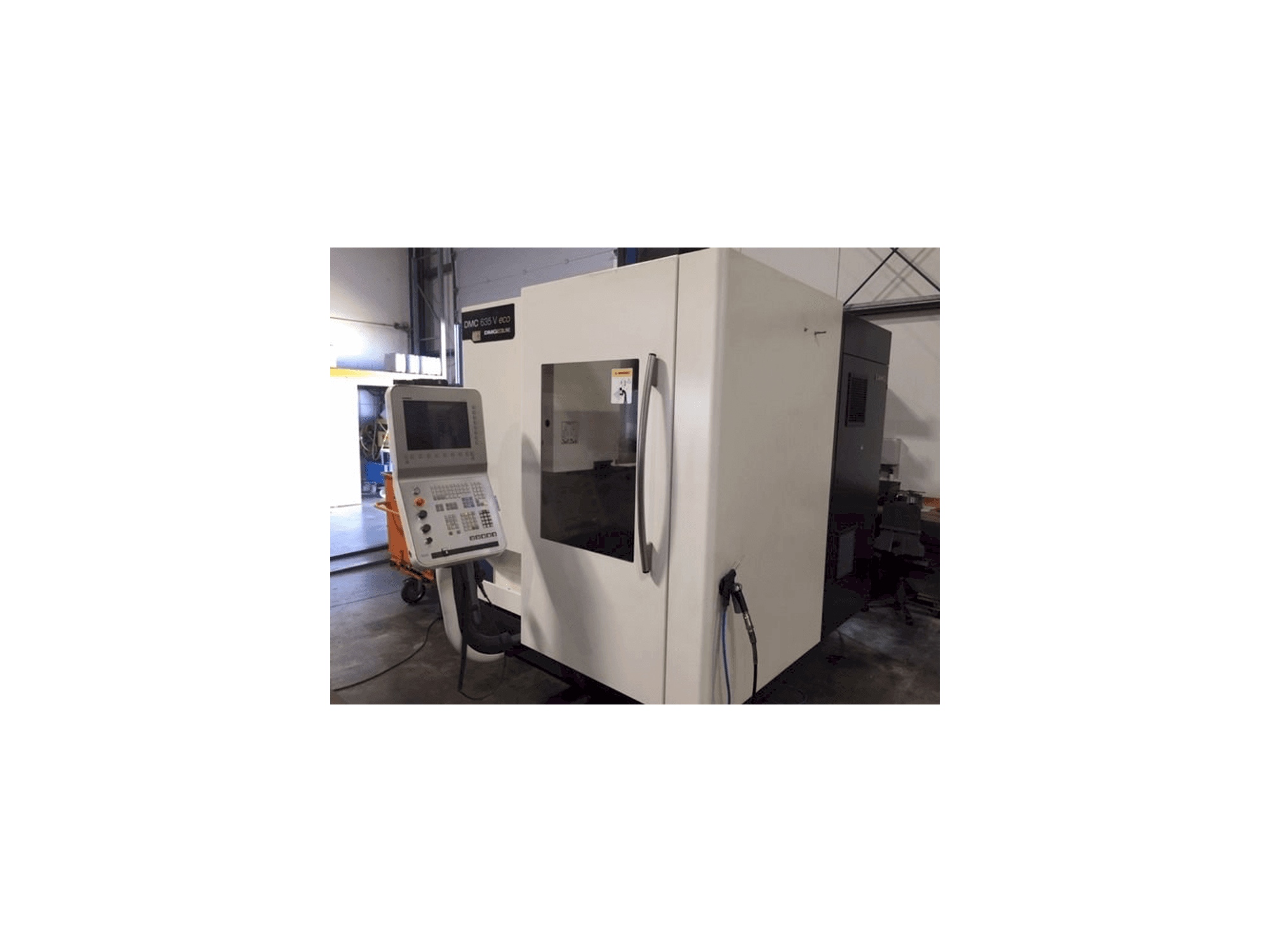 Vooraanzicht van DECKEL MAHO DMC 635 eco machine