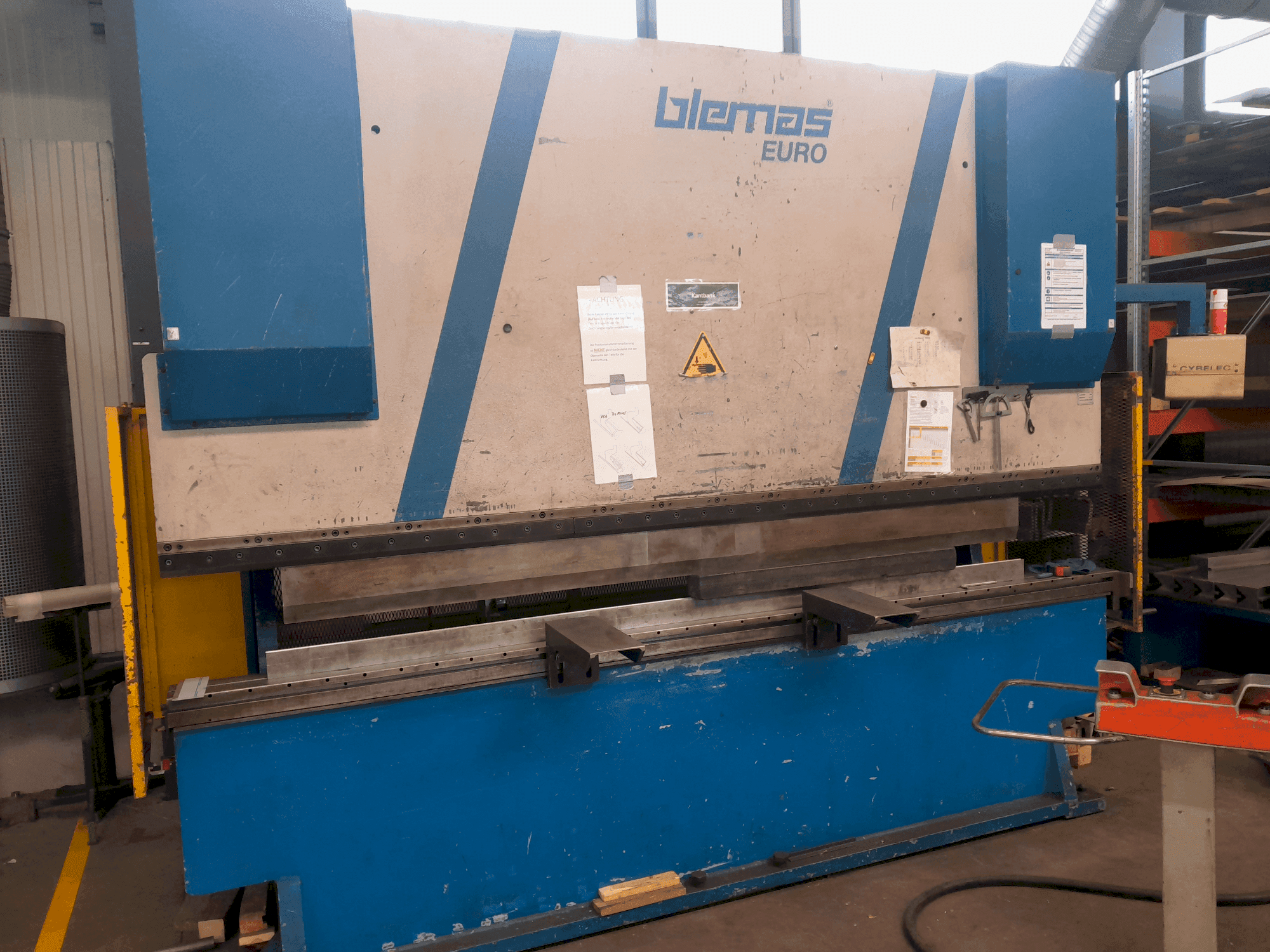 Vooraanzicht van BLEMAS EURO 160 machine