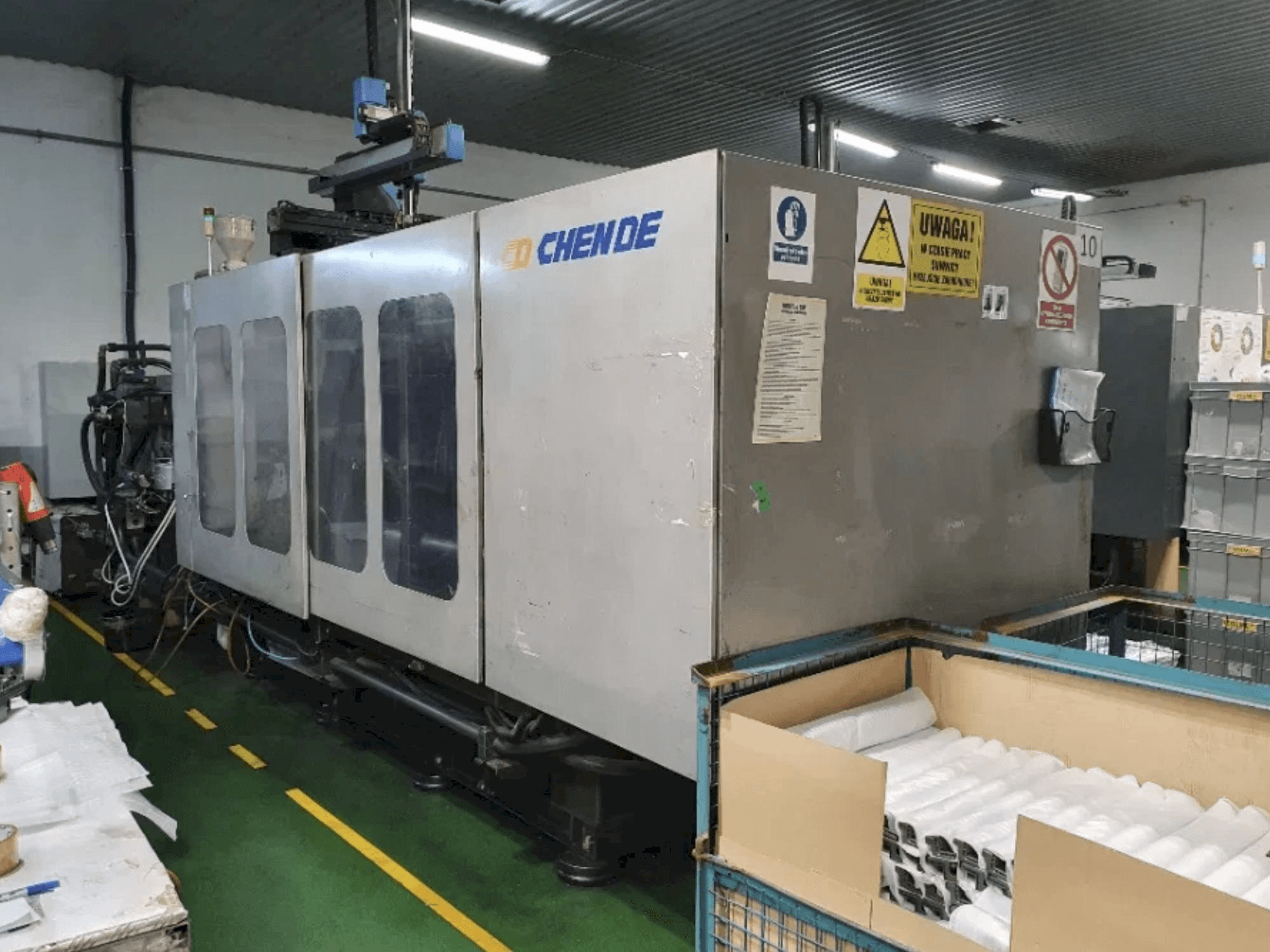 Vooraanzicht van CHENDE CJ480M3V machine